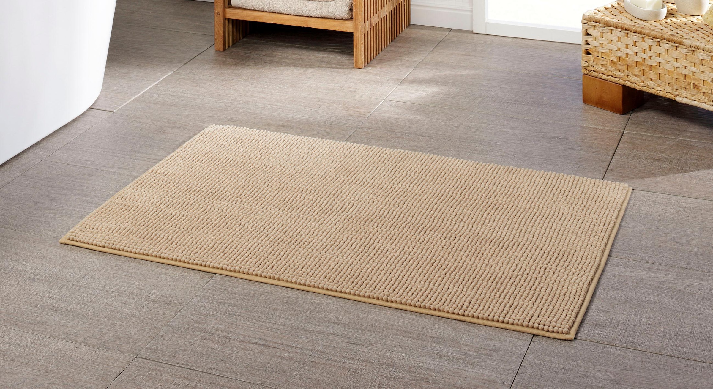 Gözze Badematte »Chenille« Höhe 15 mm rutschhemmend beschichtet fußbodenheizungsgeeignet Badteppich, Uni Farben, besonders weich durch Microfaser, waschbar