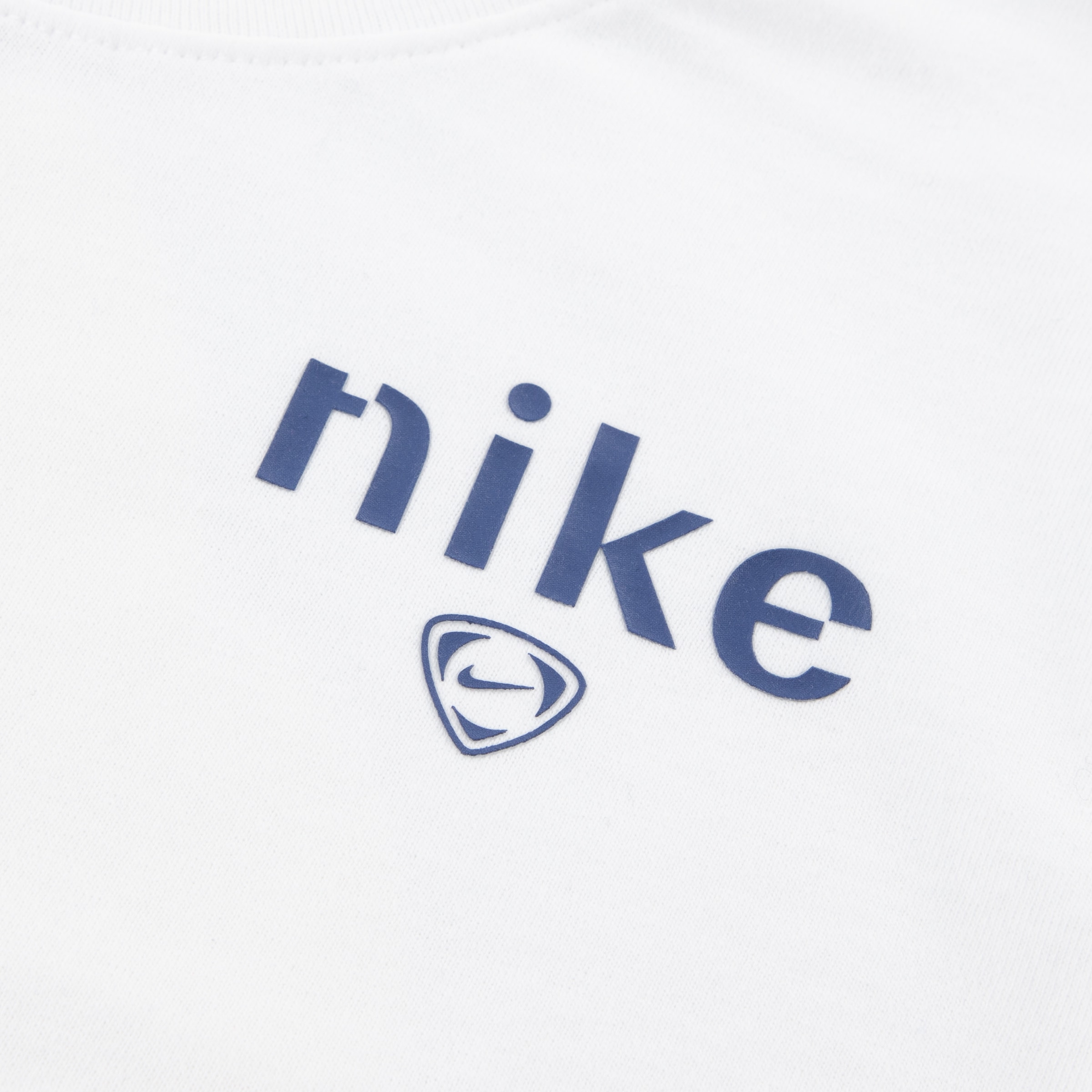 Nike Sportswear T-Shirt »NKB NIKE WORLD CUP GRAPHIC TEE« sportlicher Stil, für sportliche Aktivitäten geeignet, T-Shirt-Form