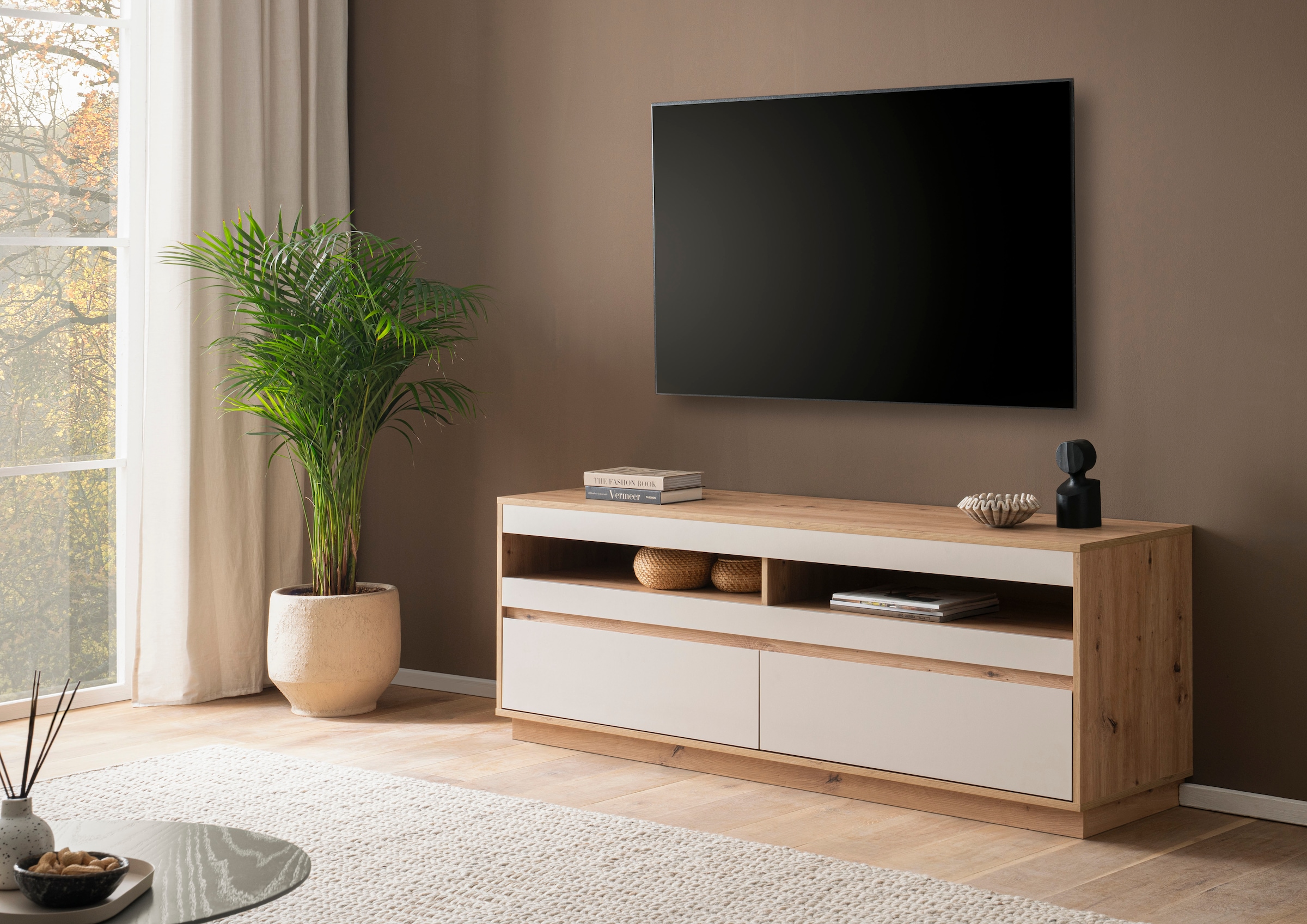 Home affaire Lowboard »Sonora, moderner TV-Unterschrank, Kommode in Eiche Artisan, TV-Schrank« filigrane Rahmenoptik, ausreichend Stauraum, vielseitig einsetzbar