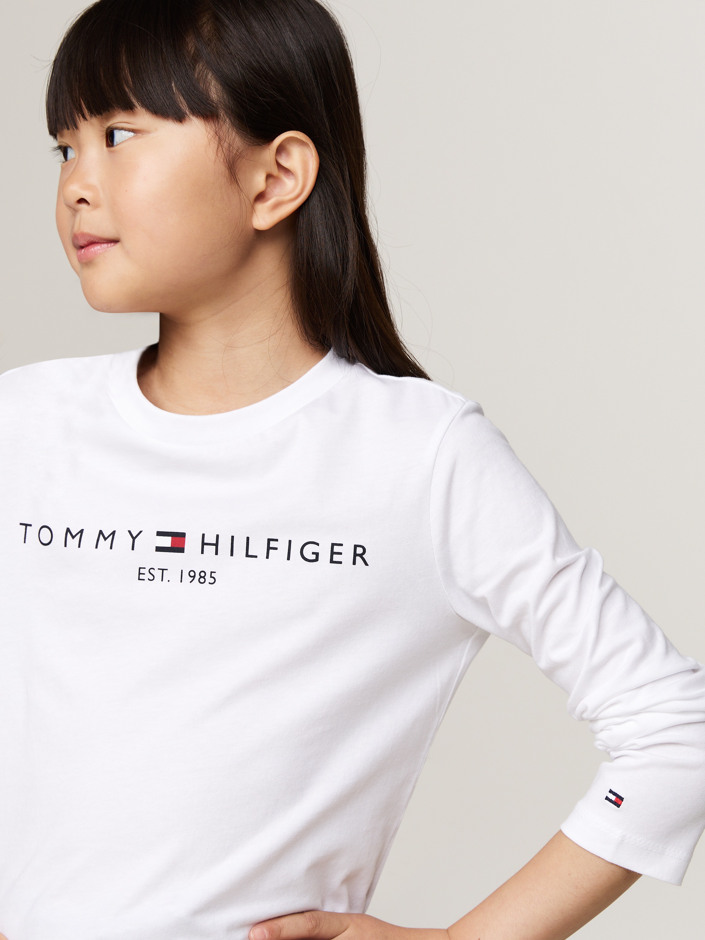 Tommy Hilfiger Langarmshirt »U ESSENTIAL TEE L/S«, mit Logodruck