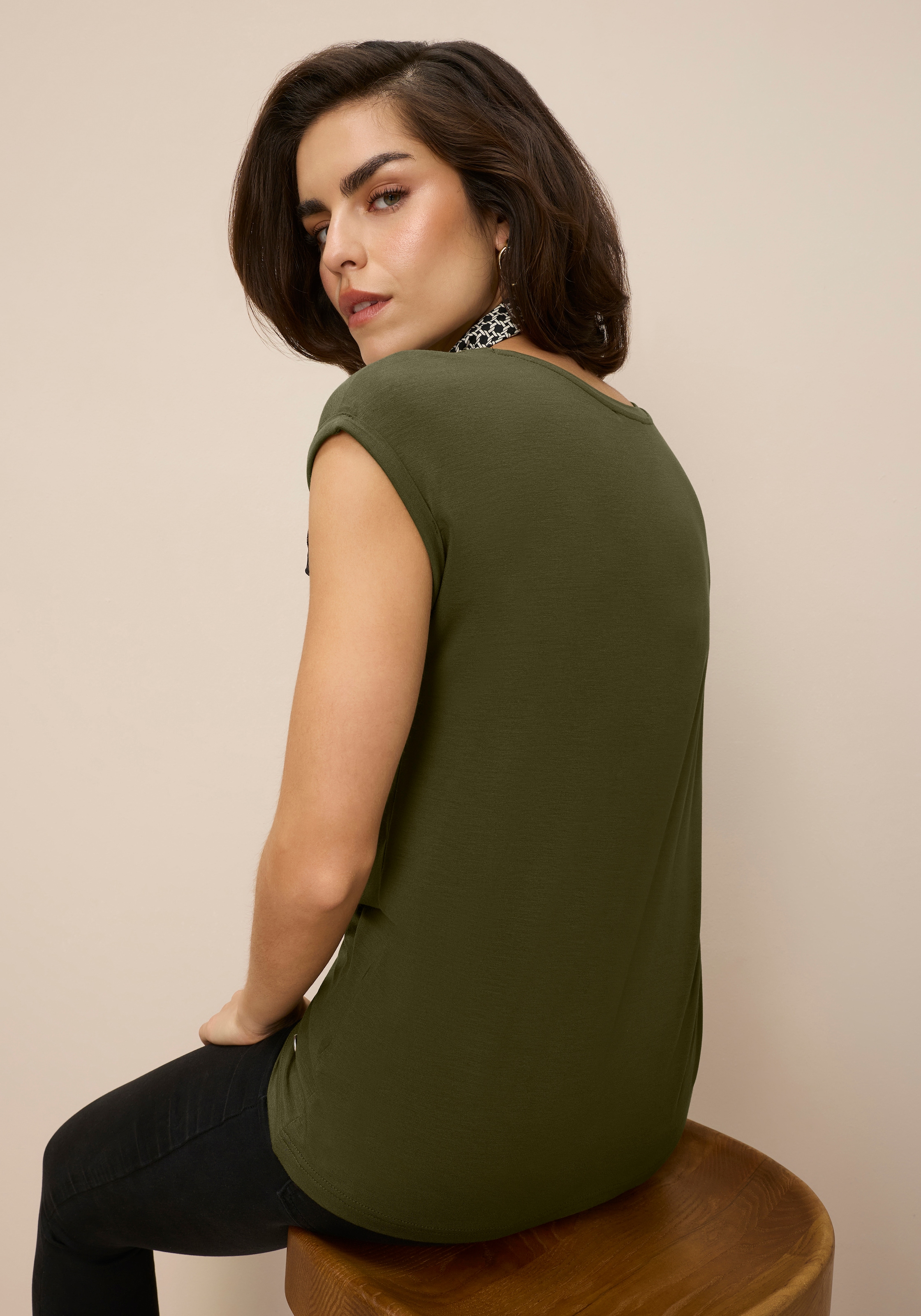 Tamaris T-Shirt Regular Fit, mit überlappenden Schultern, Kurzarm mit Aufschlag