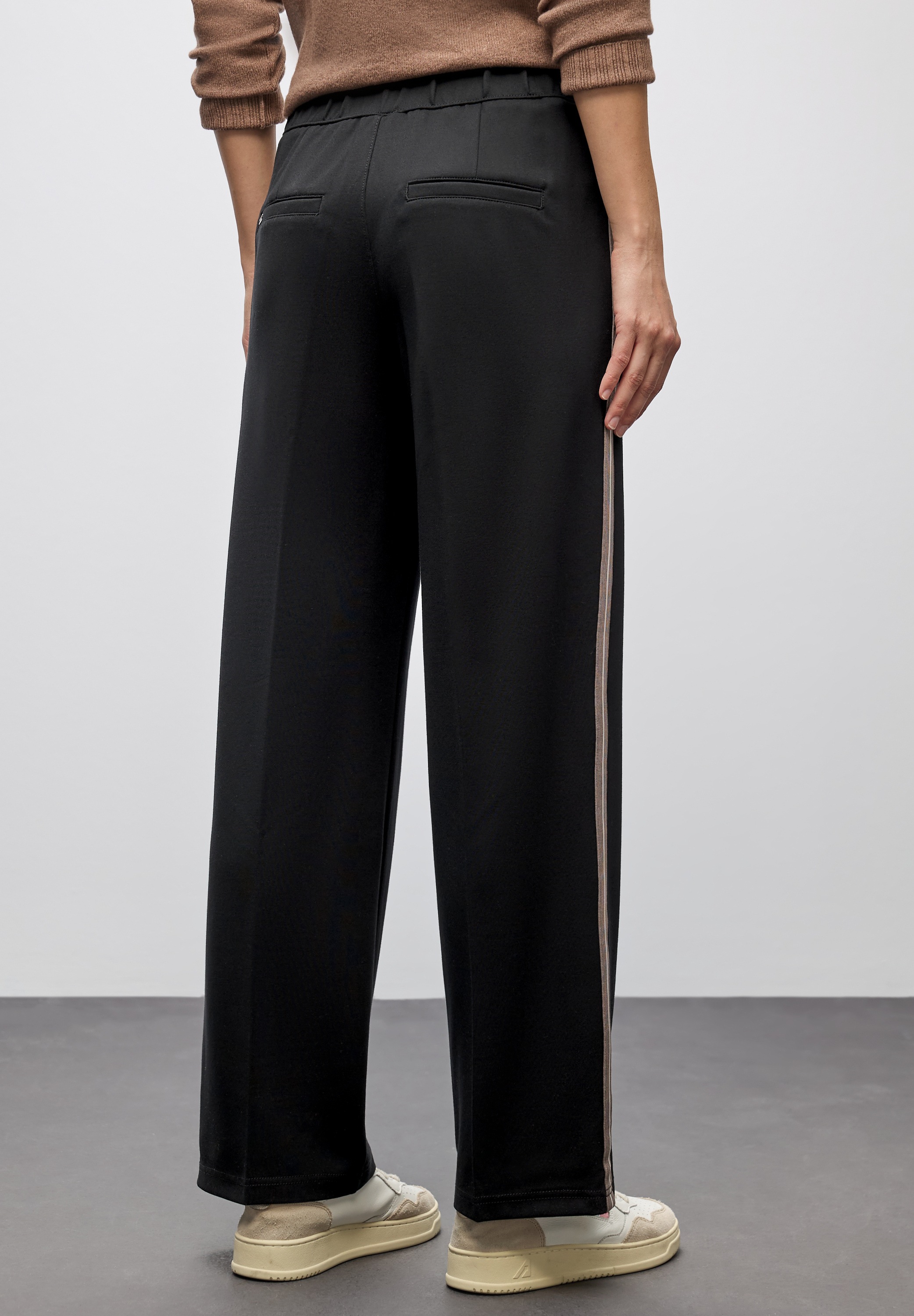 STREET ONE Stoffhose  mit Galonstreifen und aus Viskose mit Elasthan