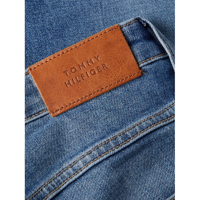 Tommy Hilfiger Straight-Jeans, mit Tommy Hilfiger Logo-Badge bei OTTO