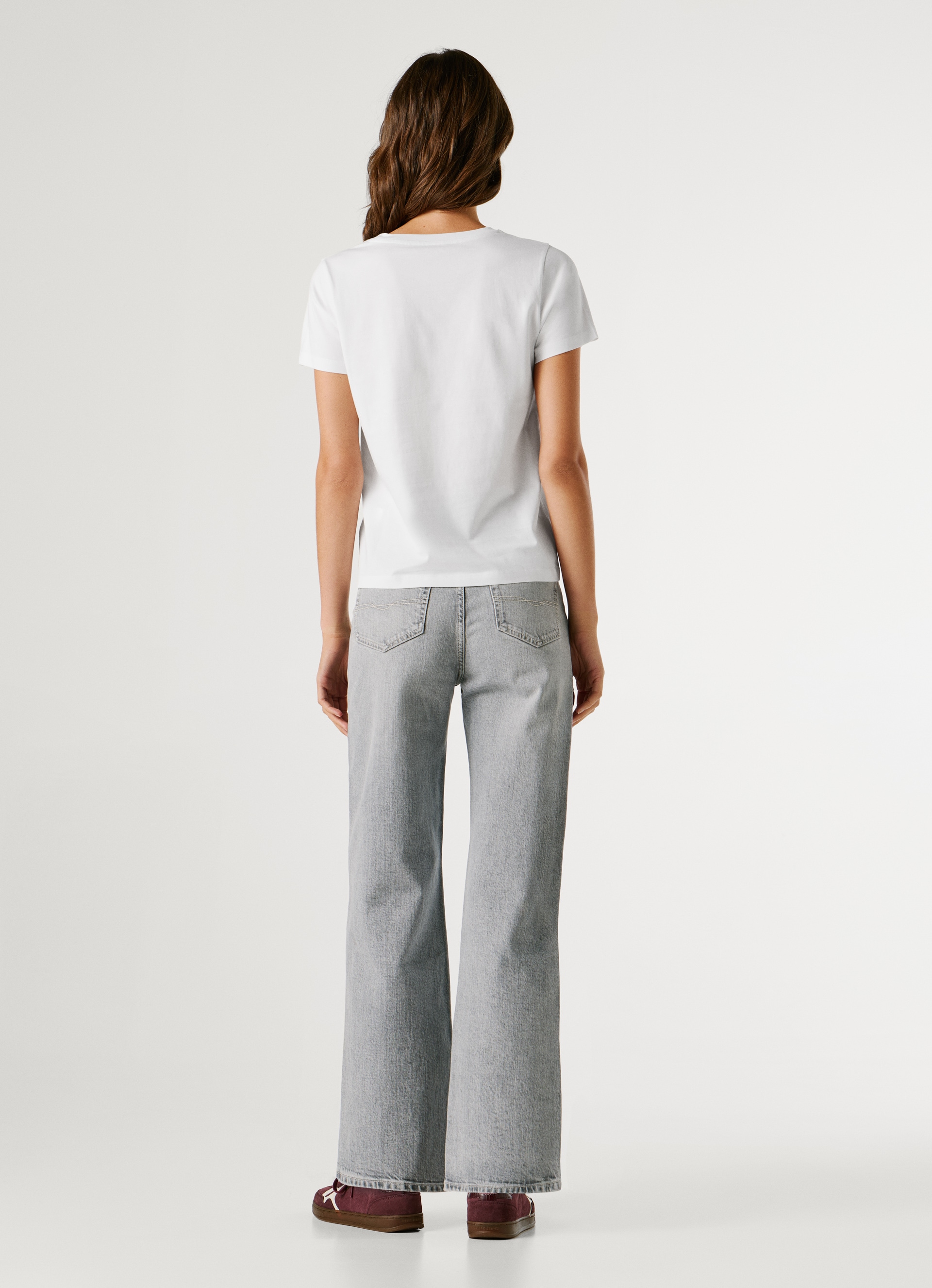 Pepe Jeans T-Shirt »BRADY« mit Rundhals, Nietenapplikation