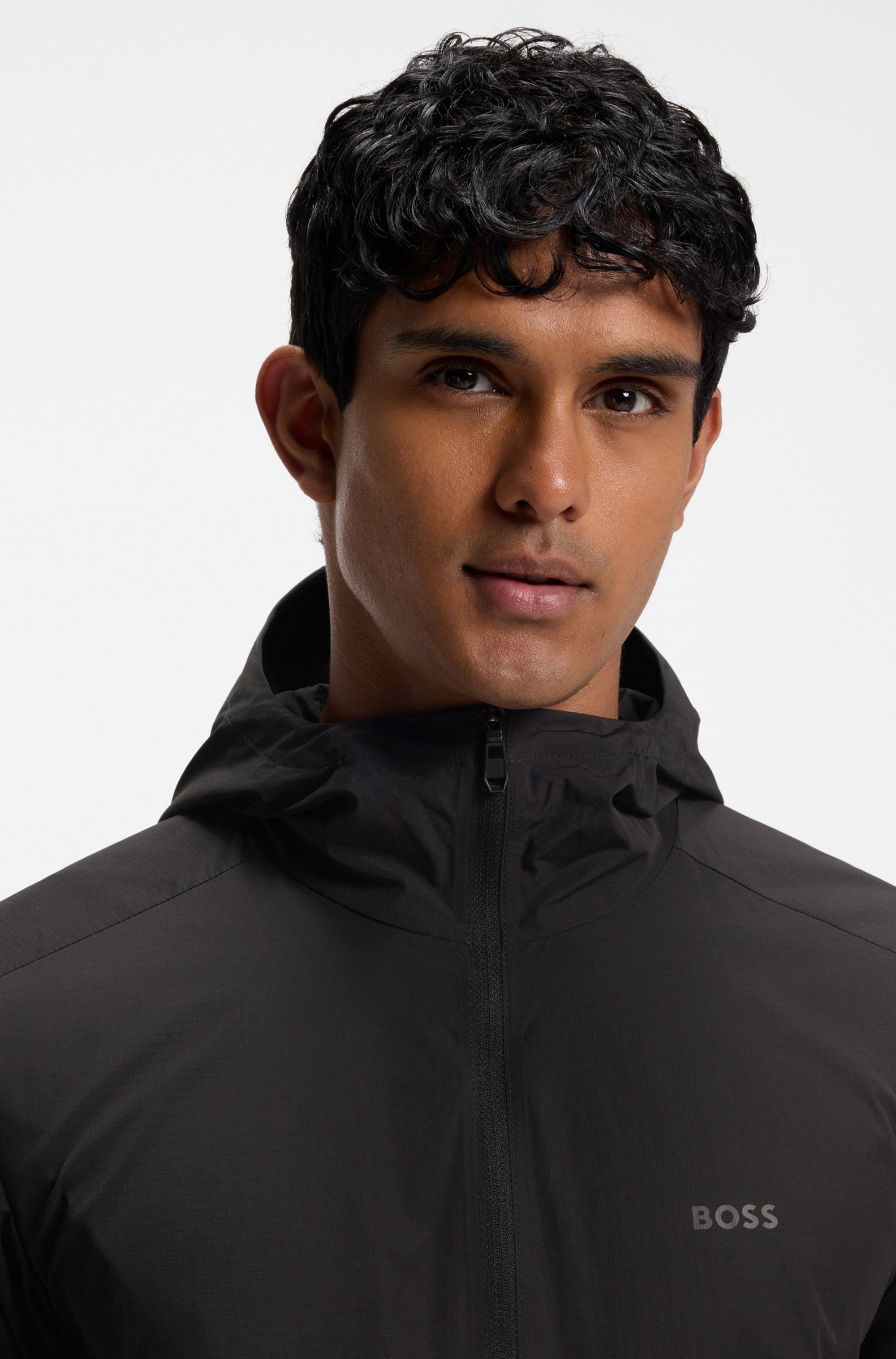 BOSS GREEN Windbreaker mit Kapuze Regular Fit, Superleichte Qualität, Packfunktion innen in der Kapuze