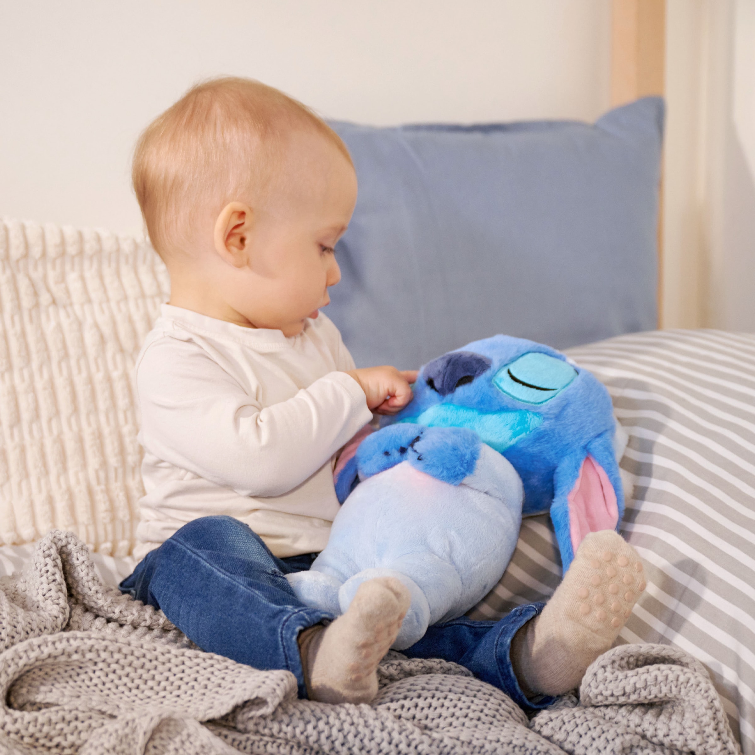 SIMBA Plüschfigur »Disney Schlafender Stitch, 31 cm«