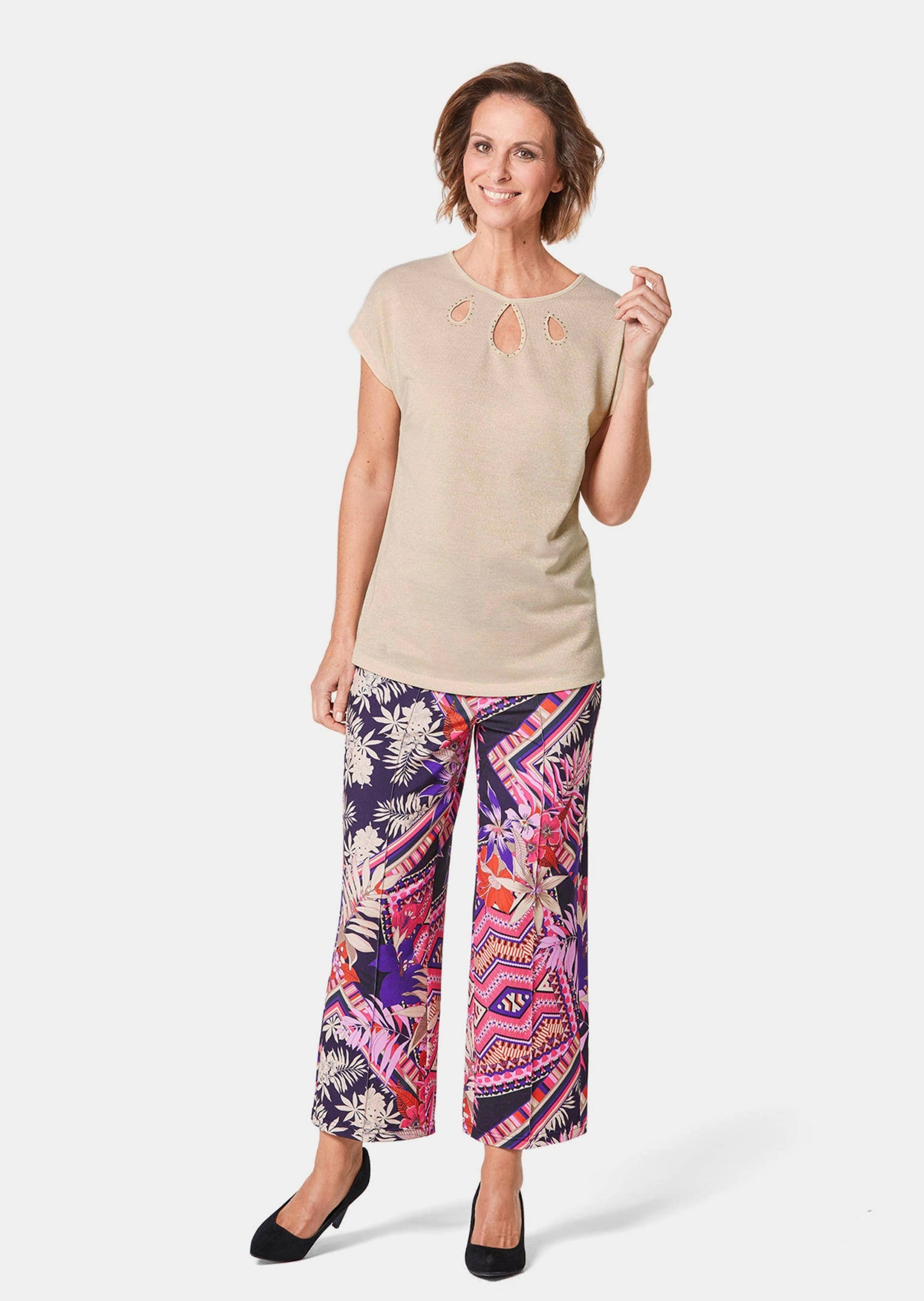 GOLDNER Kurzarmshirt »Elegantes Shirt mit feinen Glanzgarnen« mit kleinen Cutouts am Ausschnitt