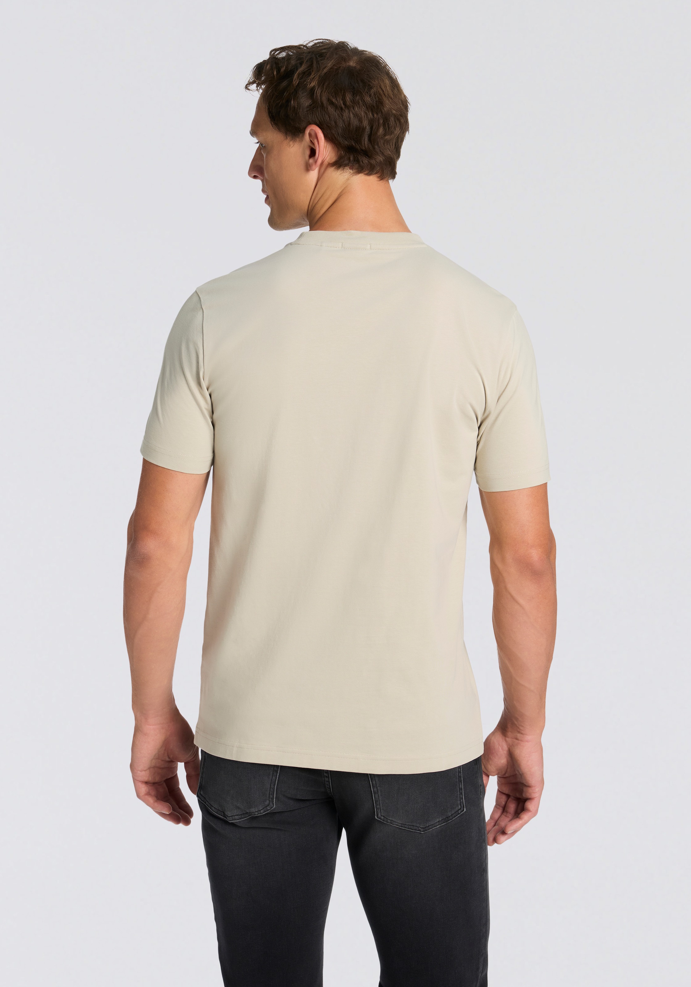 BOSS GREEN Rundhalsshirt »Tee« mit gummiertem Kontrast-Logo