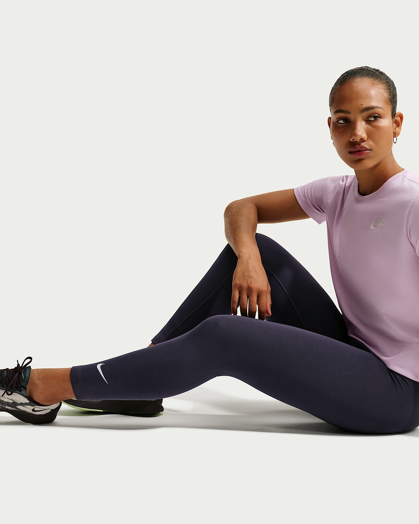 Nike Sportswear Leggings »W NSW NK CLSC HR 7/8 TIGHT LBR«  7/8 Länge, eng anliegende Passform, hoher Bund