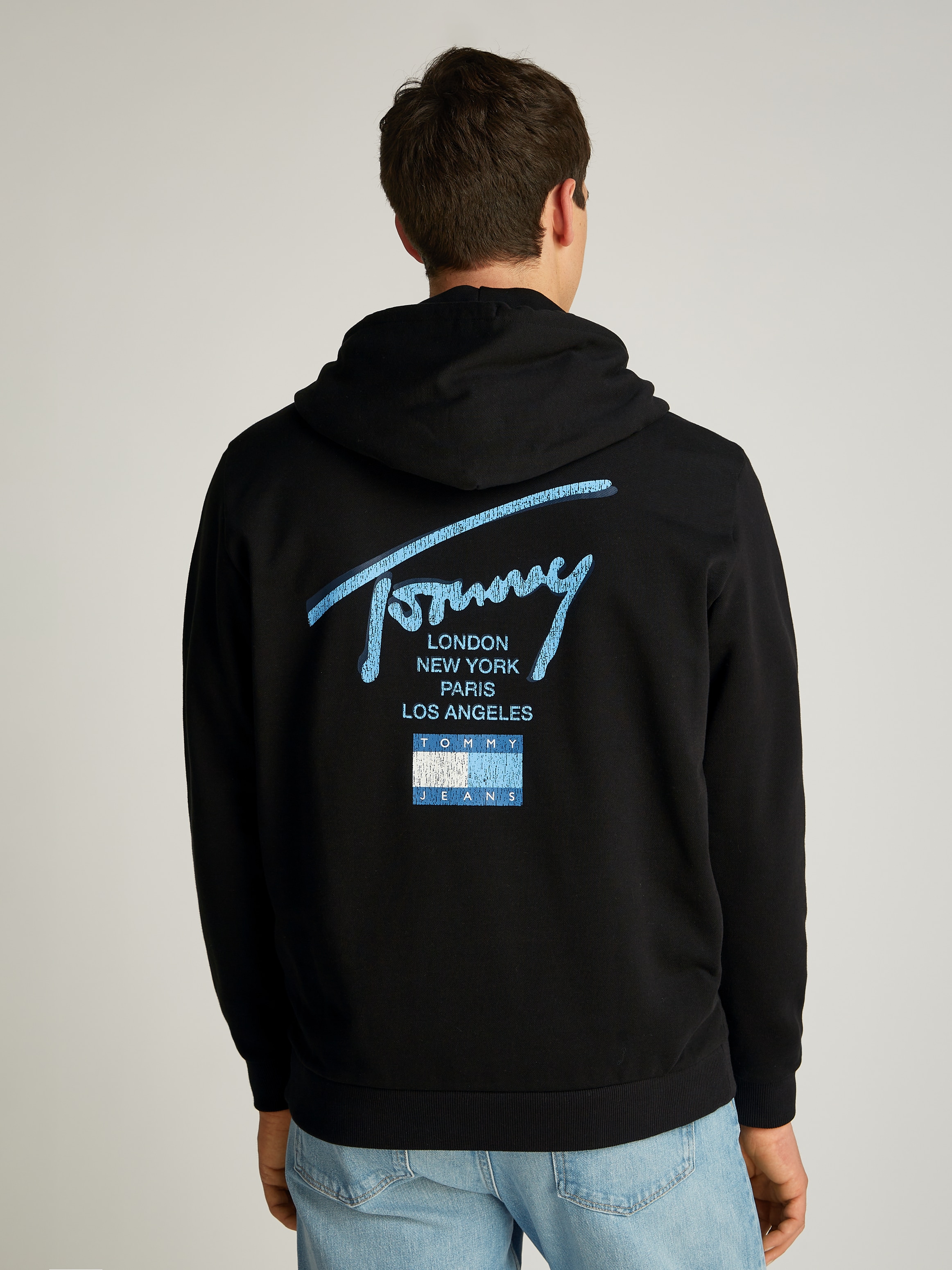 Tommy Jeans Sweatjacke »TJM REG SIG TWIST ZIPTHRU EXT«, mit großem Logo am Rücken