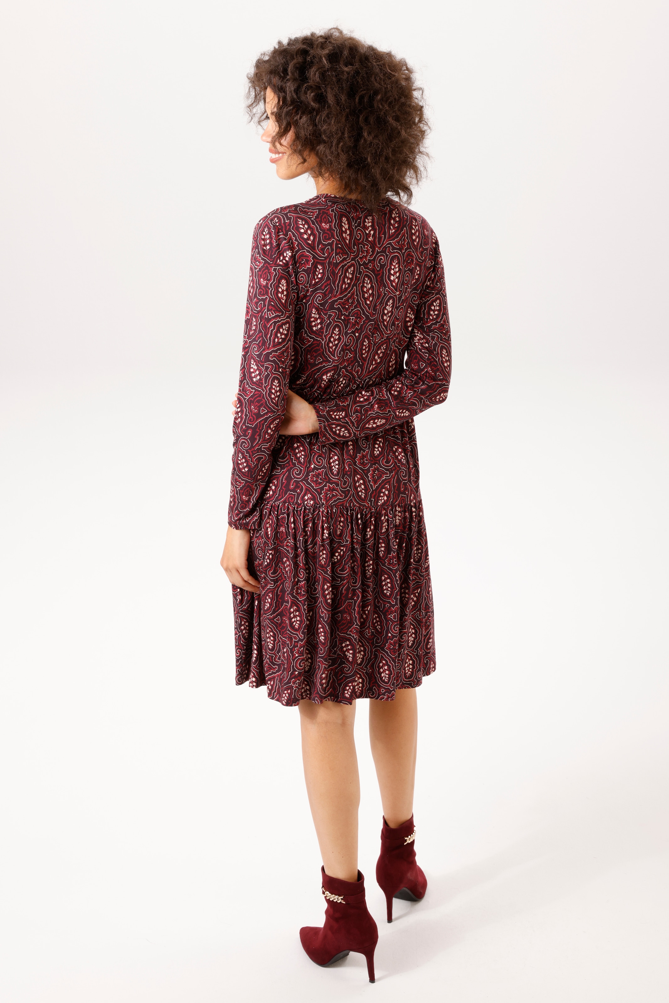 Aniston CASUAL Jerseykleid mit grafischen Blätterdruck - jedes Teil ein Unikat - NEUE KOLLEKTION