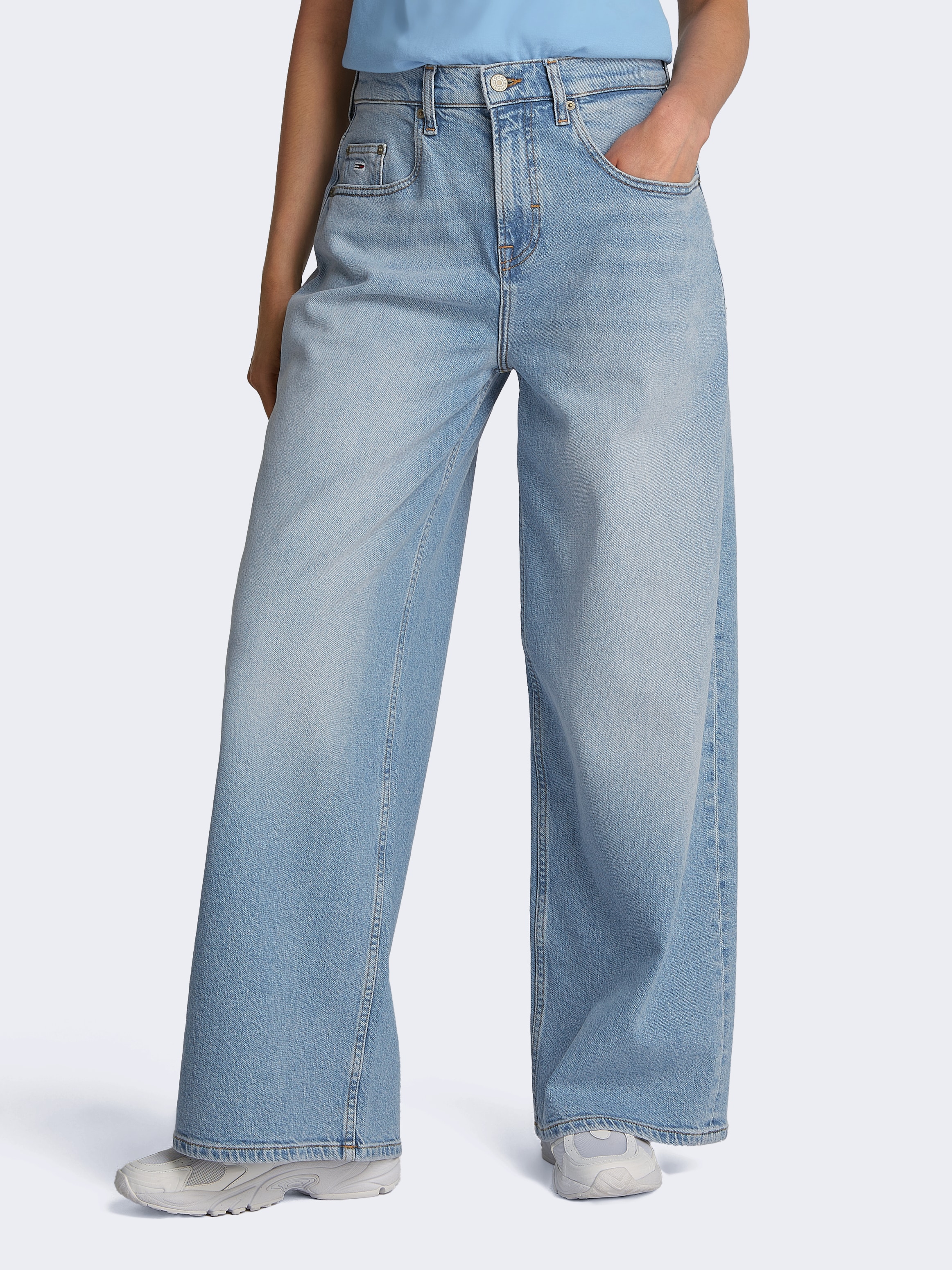 Tommy Jeans Loose-fit-Jeans »CHARLIE MR LOOSE WD«, mit Logostickerei