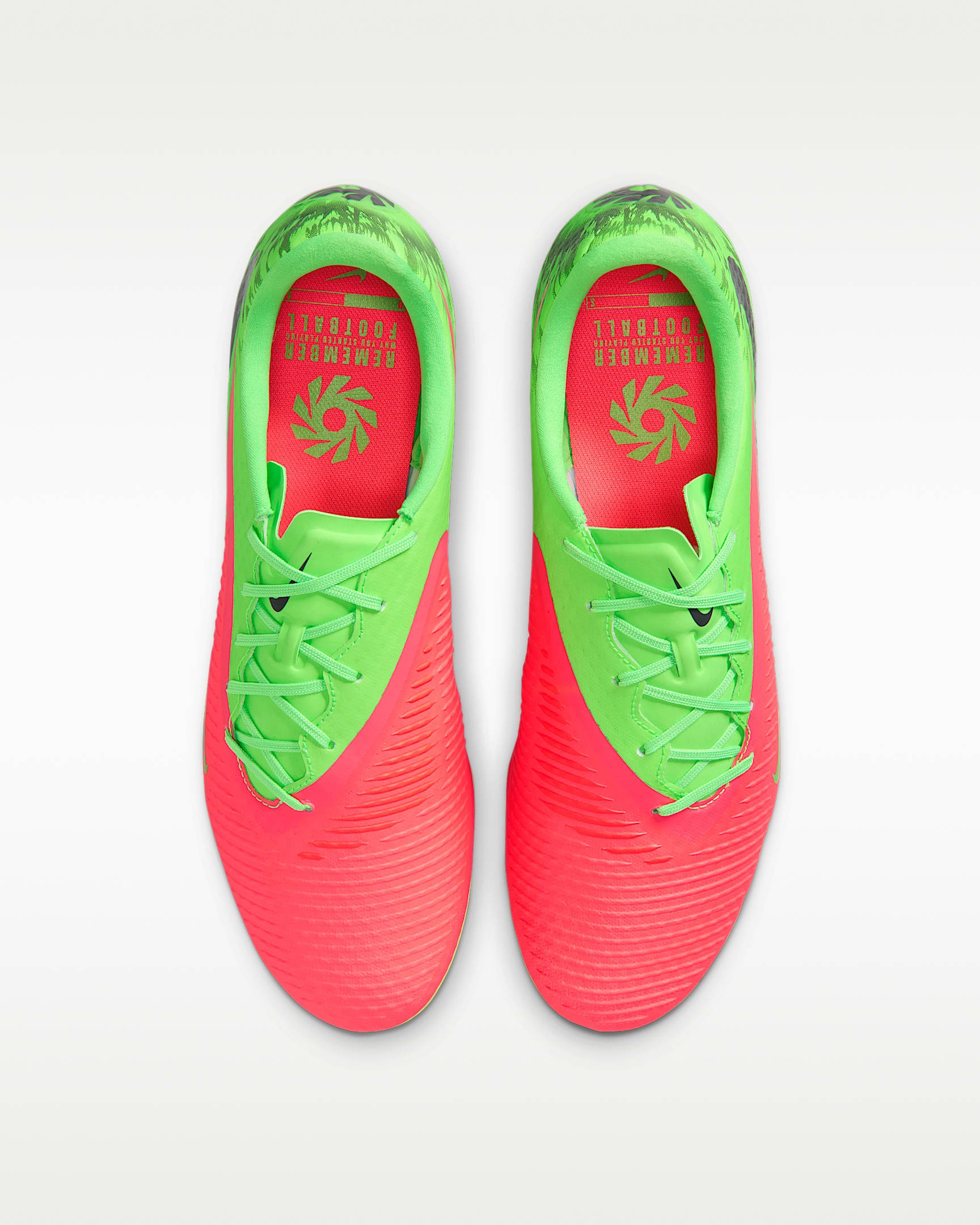 Nike Fußballschuh »PHANTOM 6 LOW ACAD FG/MG EH«  Erling Haarland, Außensohle für Rasenplätze