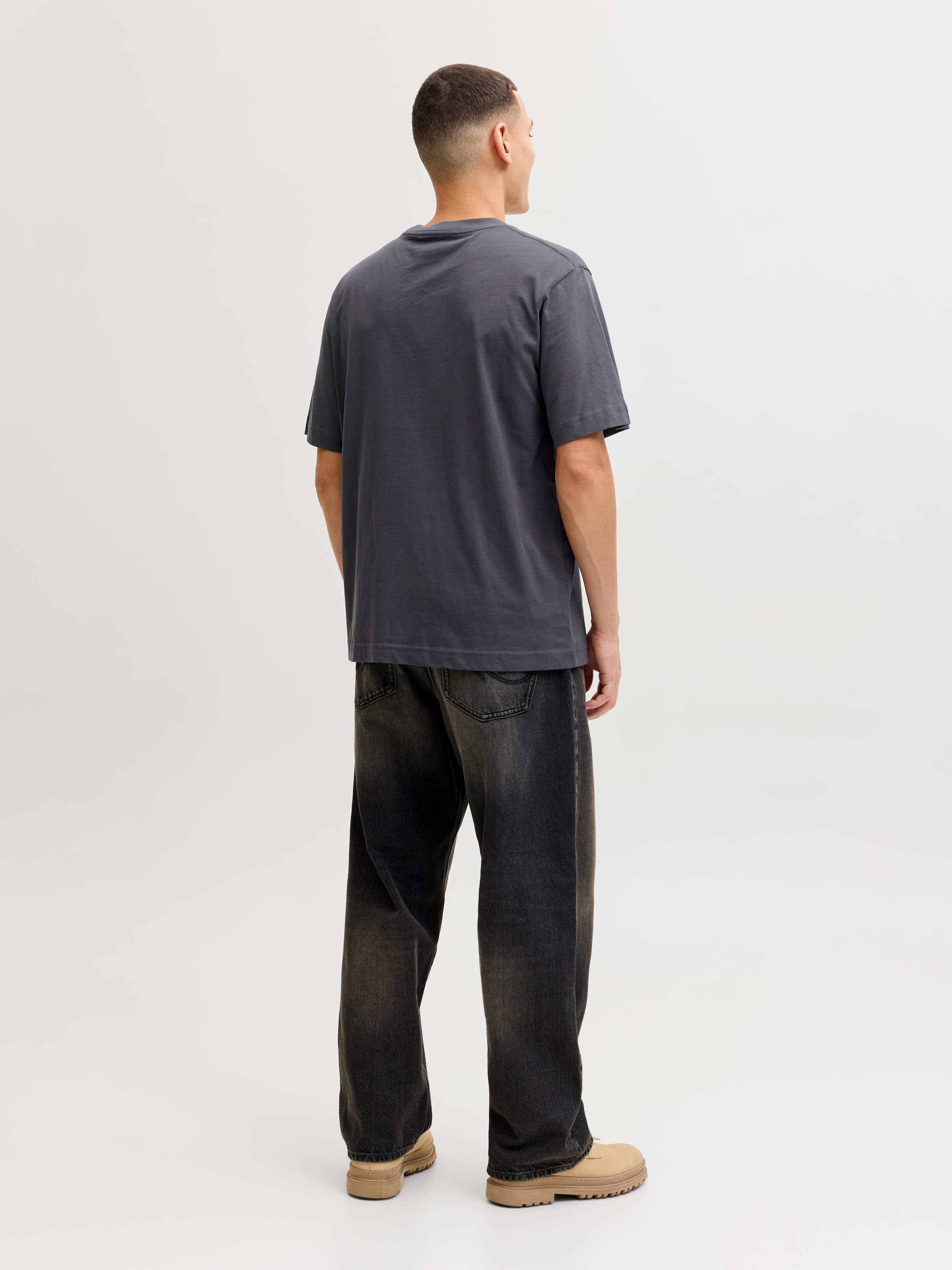 Jack & Jones T-Shirt »JCOCLUB FRONT PRINT TEE SS CREW SN« mit Print