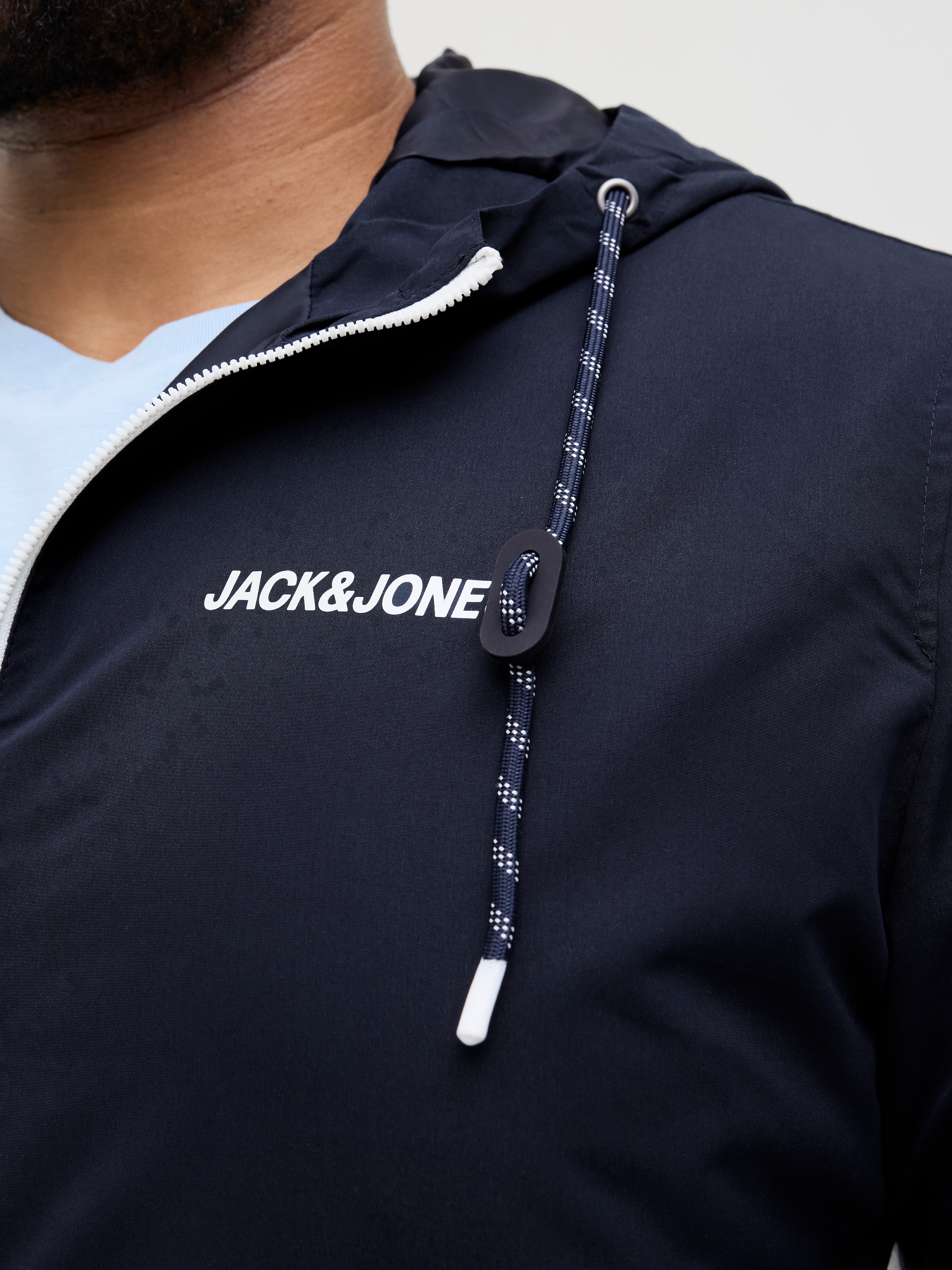 Jack & Jones PlusSize Bomberjacke »JJERUSH HOOD BOMBER NOOS PLS«, mit Kapuze, mit Logo Schriftzug