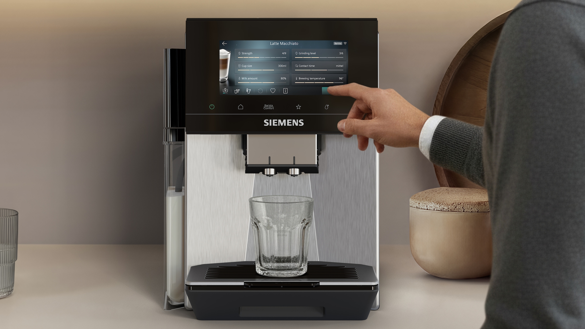 SIEMENS Kaffeevollautomat »EQ900 TQ923EZ3, autom. Reinigung, 41 versch. Getränke, XL-Getränke« farbiges 6.8'' TFT-Display, individuelle Aromaeinstellung, Edelstahl