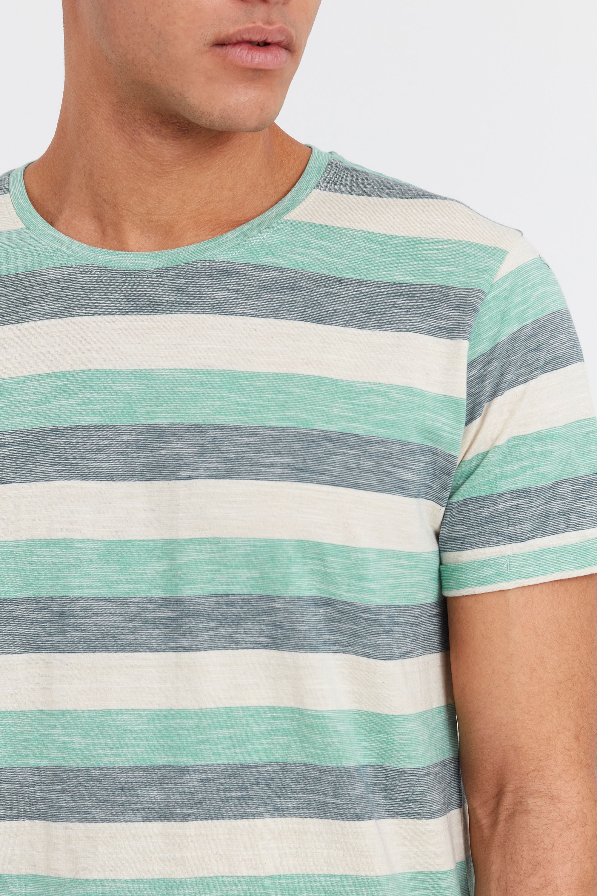 !Solid Rundhalsshirt »Rundhalsshirt SDThicco«