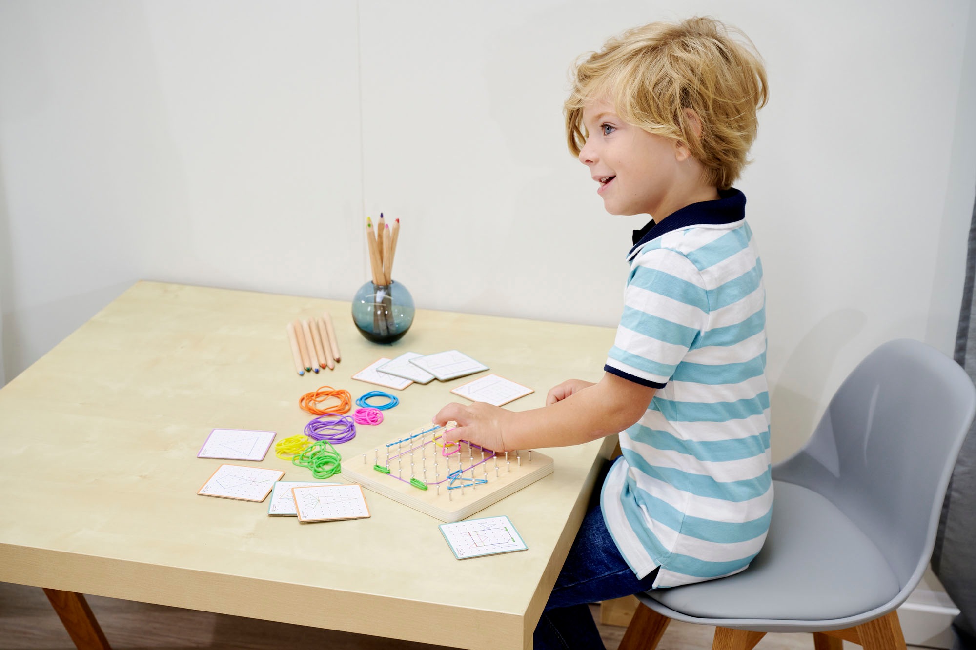 Eichhorn Lernspielzeug »Montessori Geometriebrett«, FSC®- schützt Wald - weltweit