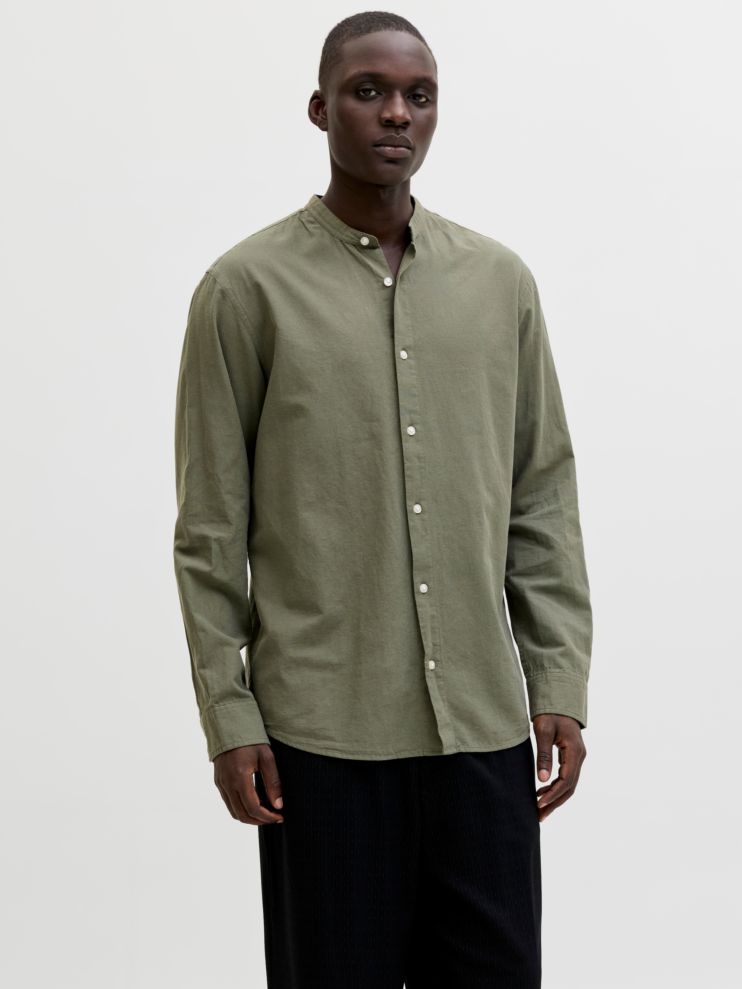 Jack & Jones Langarmhemd »JJEBREEZE LINEN BLEND BAND SHIRT L/S SN« mit Stehkragen