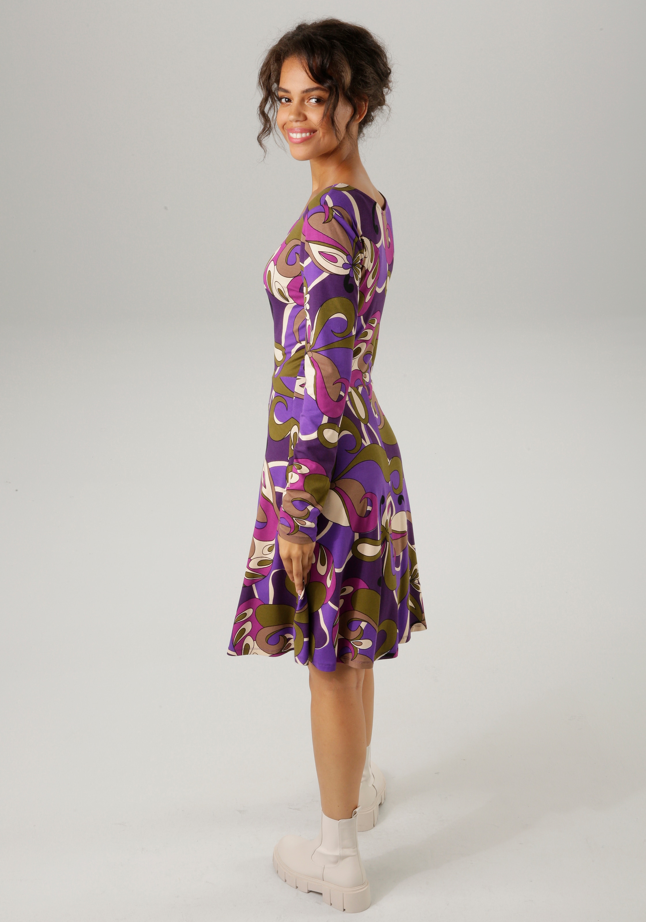Aniston CASUAL Jerseykleid, mit extravagantem, grafischen Druck