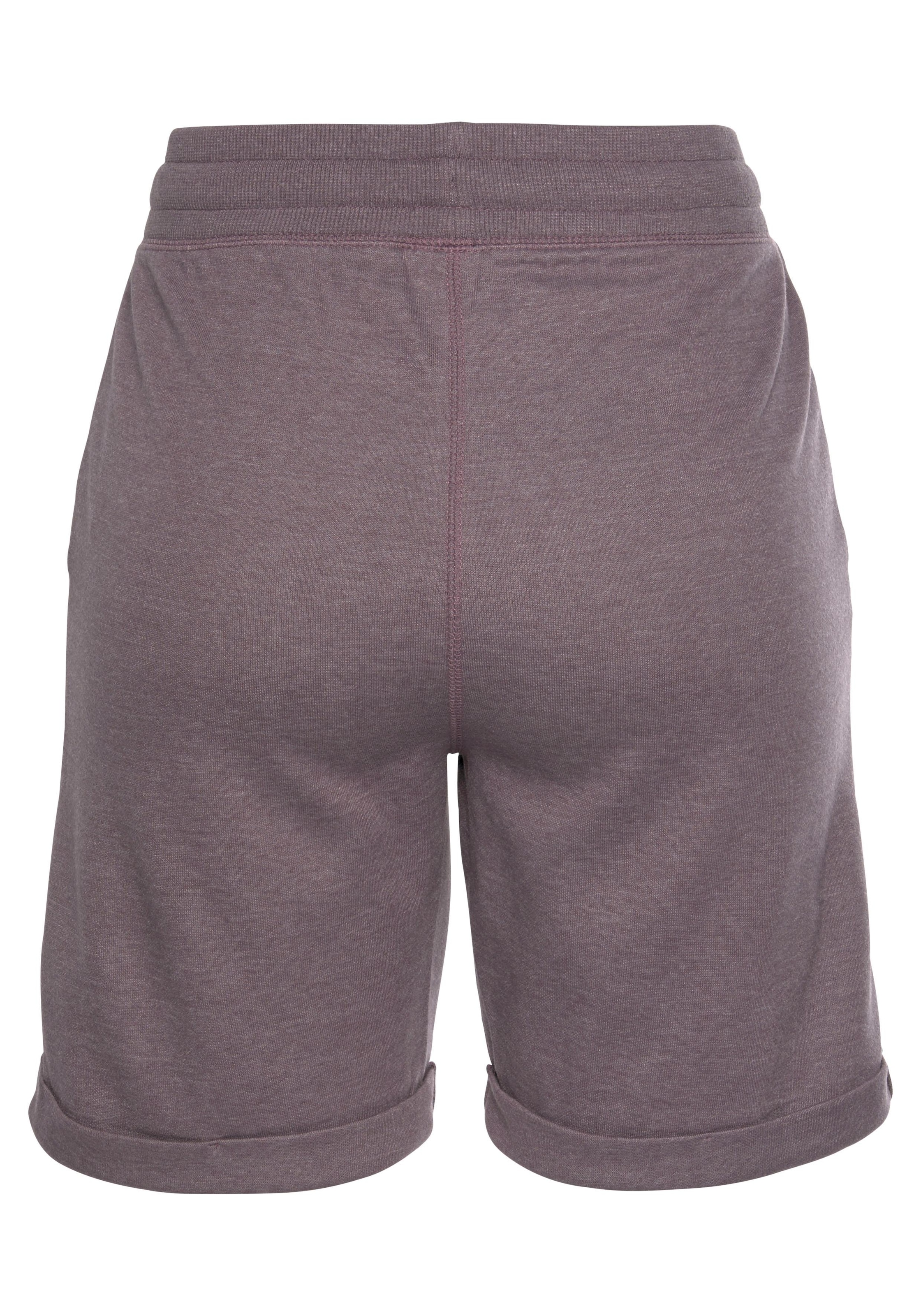 Bench. Loungewear Bermudas, mit aufgeschlagenen Beinsäumen und seitlichen Taschen, Loungewear