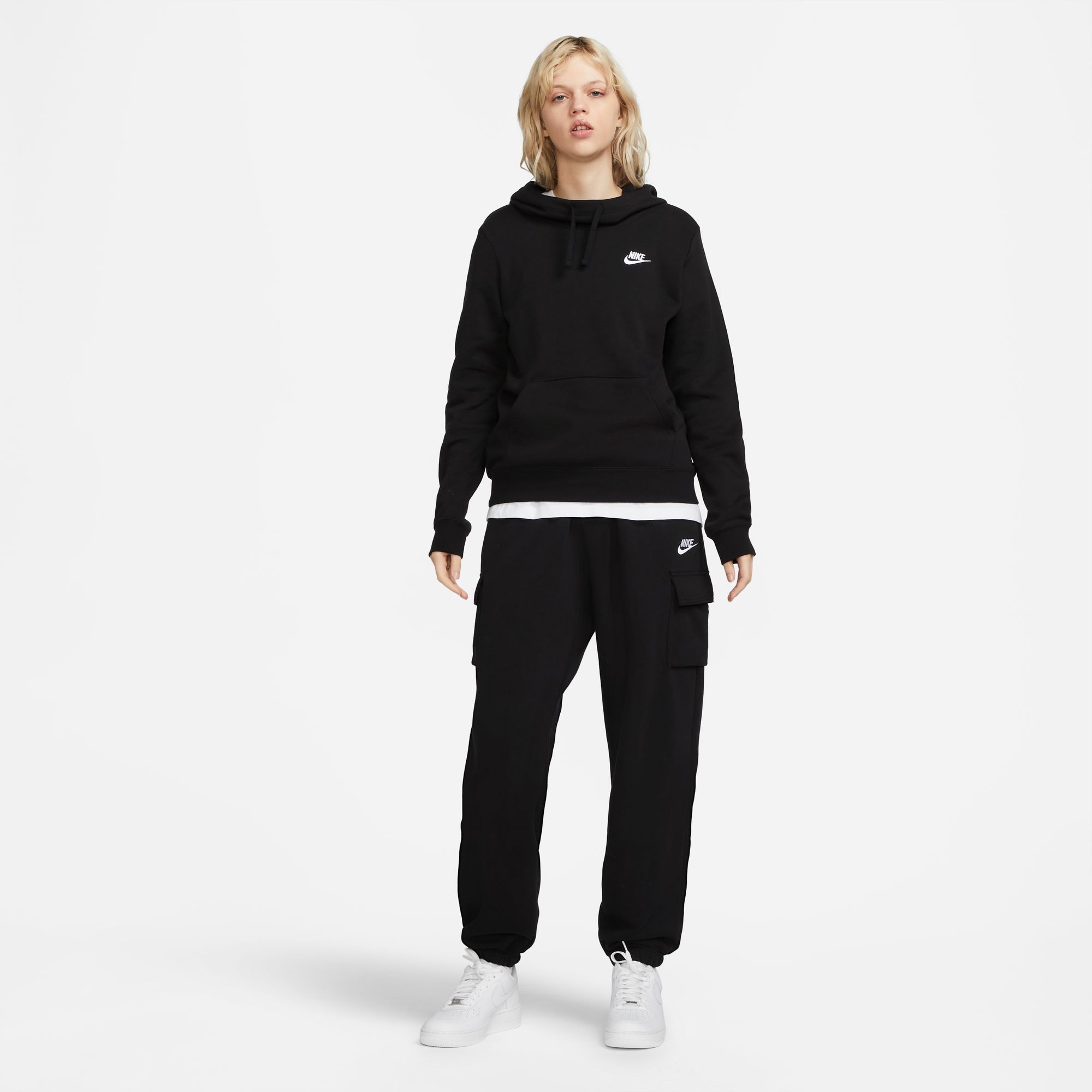 Nike Sportswear Kapuzensweatshirt »Club Fleece Women's Funnel Hoodie«, Damen Kapuzenpullover aus weichem Fleece Material