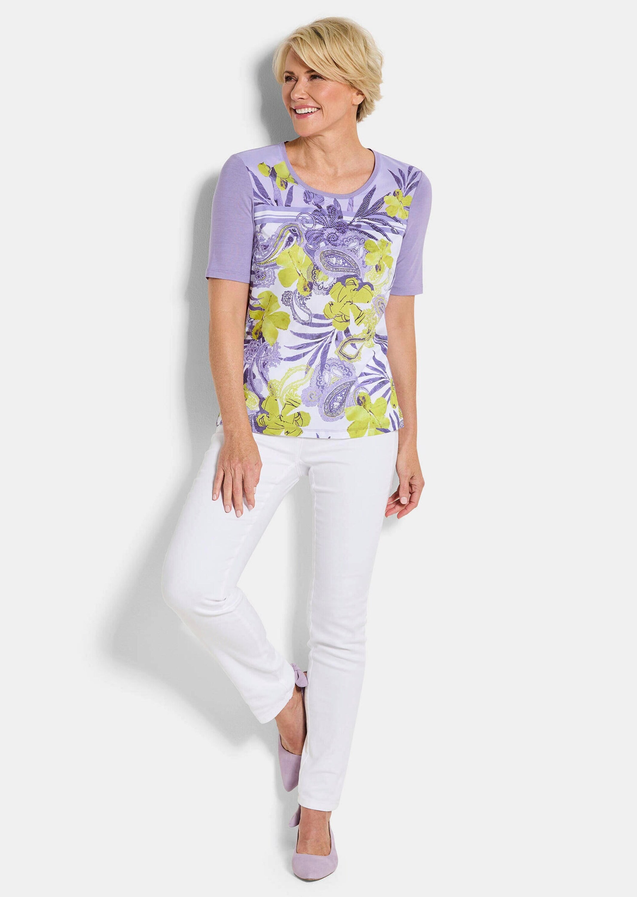 GOLDNER Kurzarmbluse »Kurzgröße Glanzshirt mit floralem Paisley-Muster« Ton in Ton Ziersteinchen auf dem Print