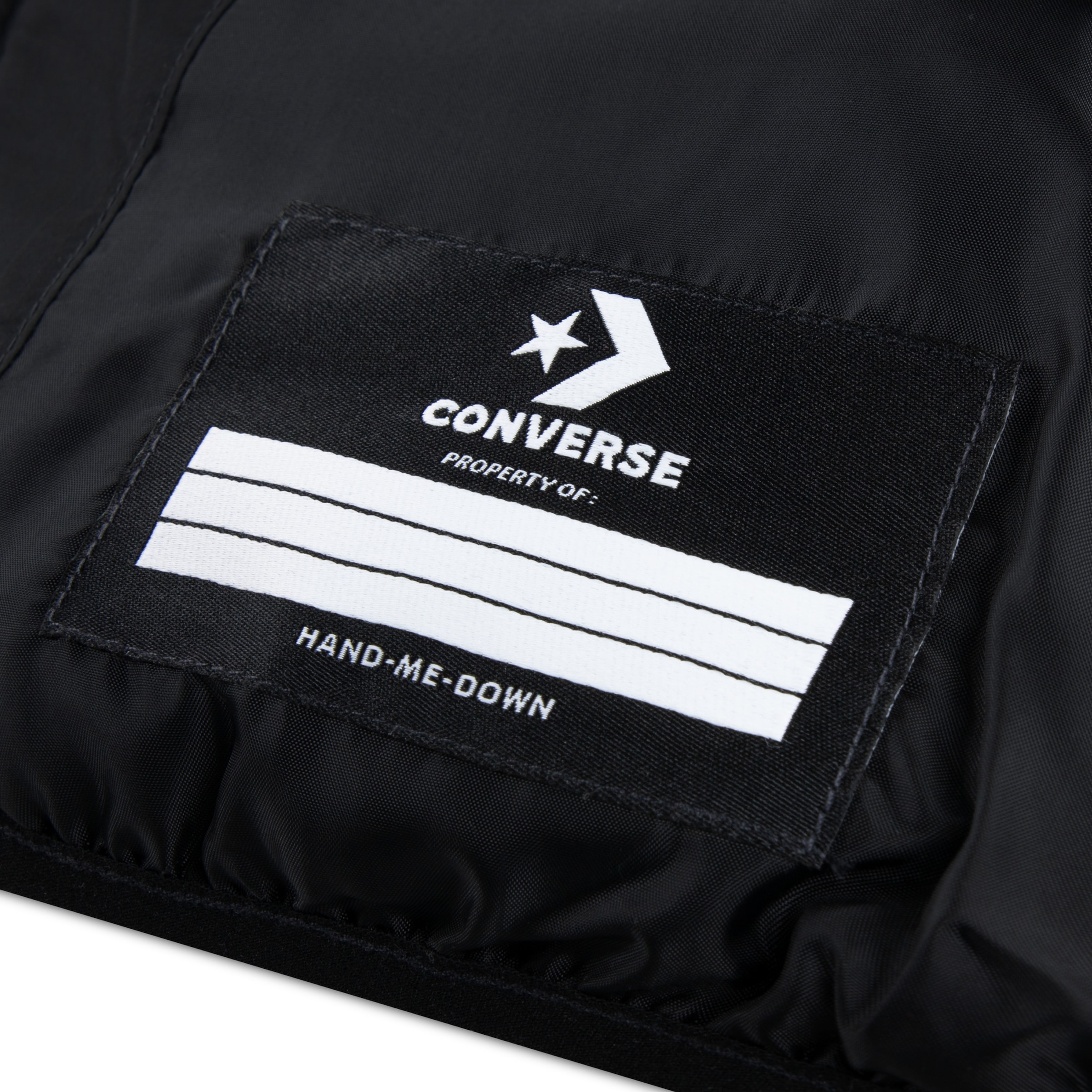 Converse Steppjacke »CNVN ESS MDWT PUFFER« mit wasserabweisender Beschichtung, leichte Ausführung