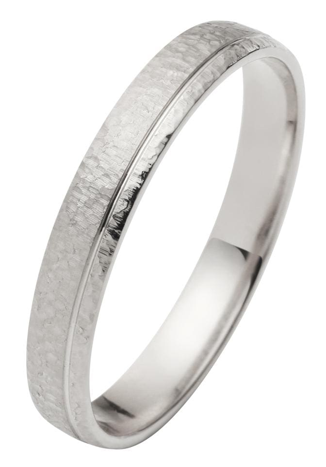 Firetti Trauring »Schmuck Geschenk Gold 750 Hochzeit Ehering "LIEBE"« Made in Germany, wahlweise mit oder ohne Brillanten