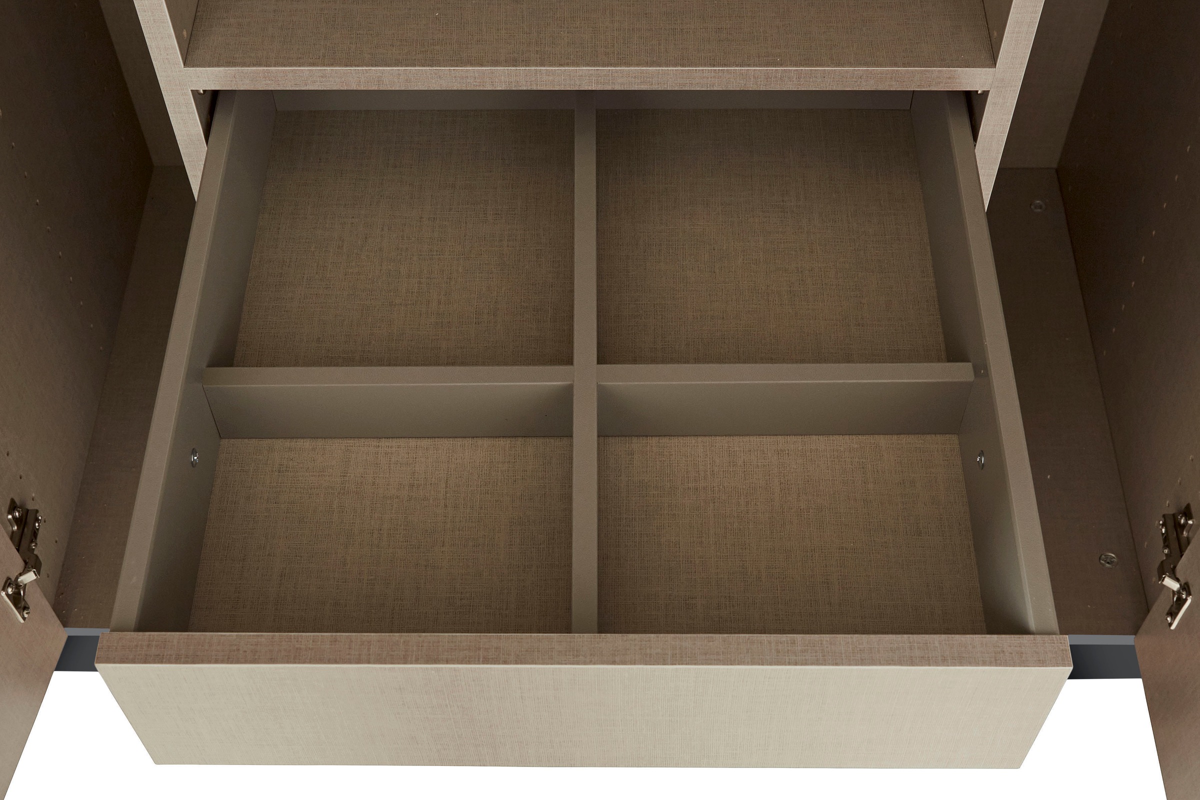 rauch Drehtürenschrank »Kleiderschrank Schrank Garderobe TOPSELLER OTELI inkl. Inneneinteilung«, (erhältlich in Breiten 91-360 cm, ab Breite 136cm inkl. Innenschubladen), mit zusätzlichen Einlegeböden, optional mit Spiegel MADE IN GERMANY