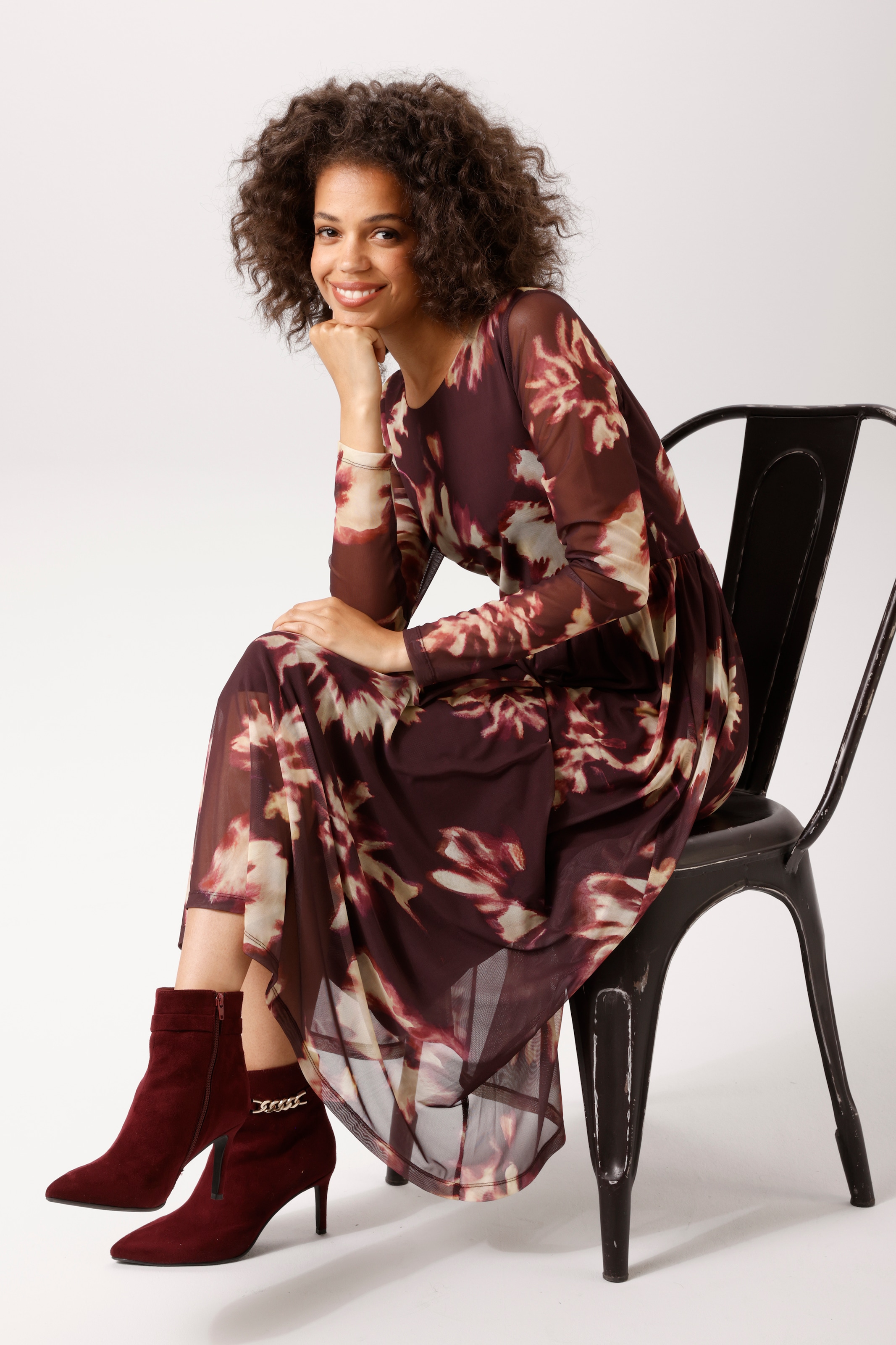 Aniston CASUAL Midikleid mit grafischen Batik-Blüten bedruckt - NEUE KOLLEKTION