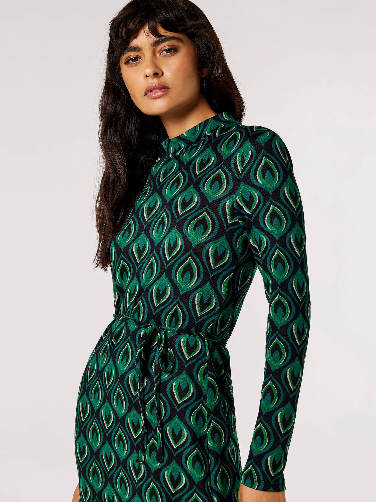 Apricot Druckkleid »Geometrisch gemustertes Midikleid« mit Bindeband, 2 tlg. mit Bindeband
