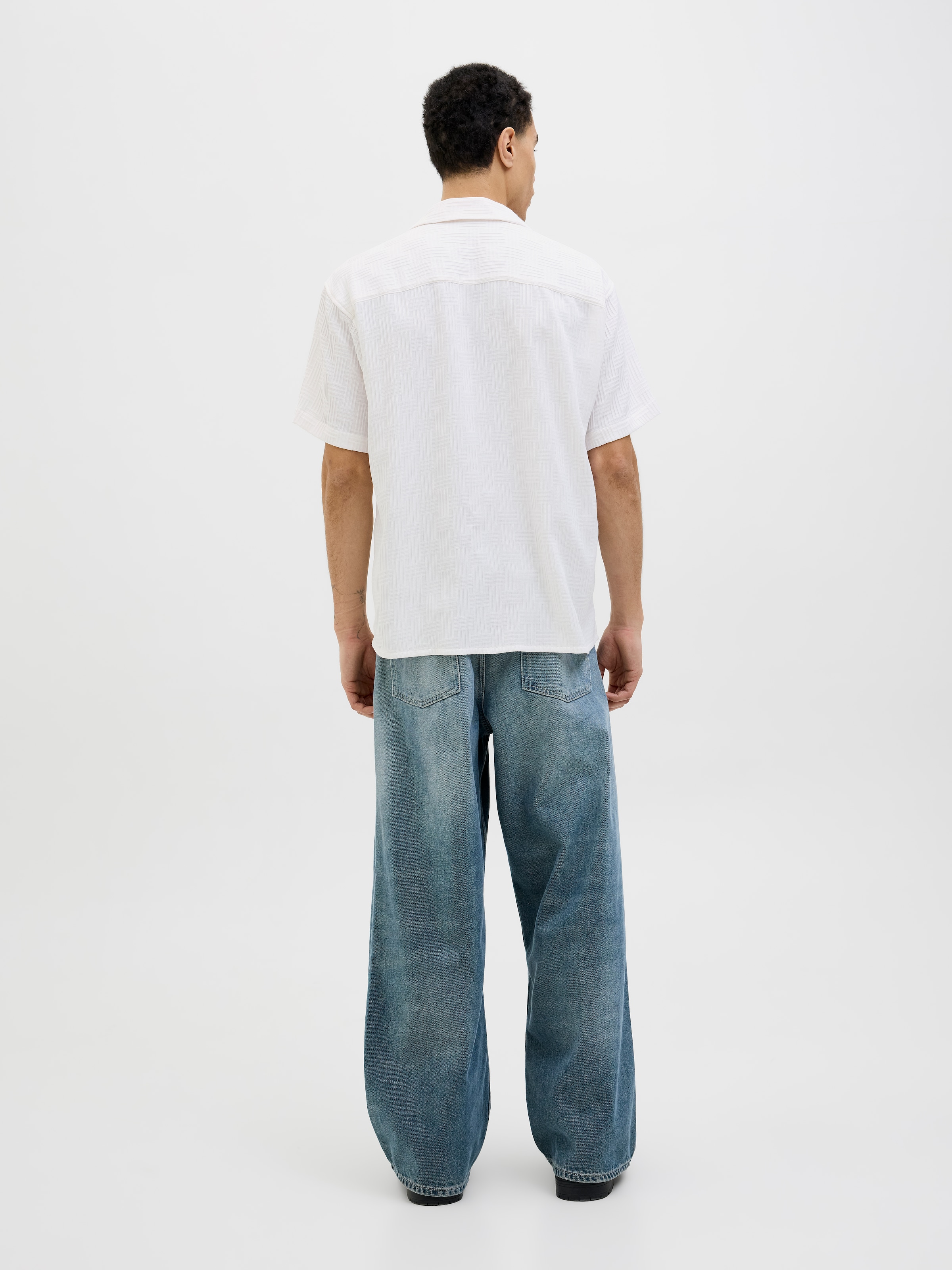 Jack & Jones Kurzarmhemd »JJEMATTEO RESORT SHIRT SS SN«, mit Resort Kragen
