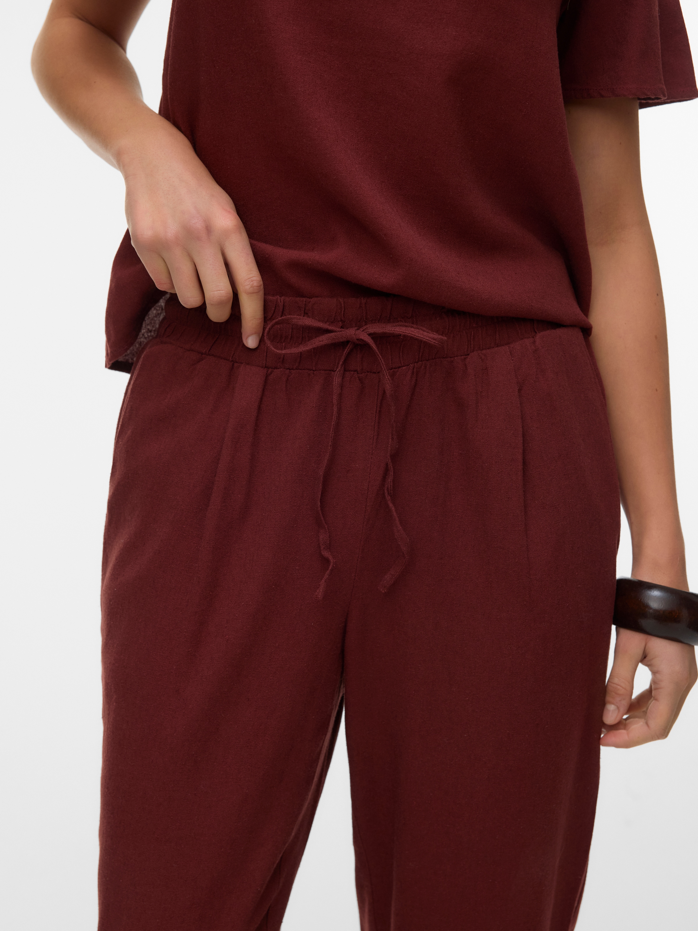 Vero Moda Schlupfhose »VMJESMILO MW ANKLE PANTS WVN NOOS«  mit Leinen, elastisches Bündchen und Kordelzug