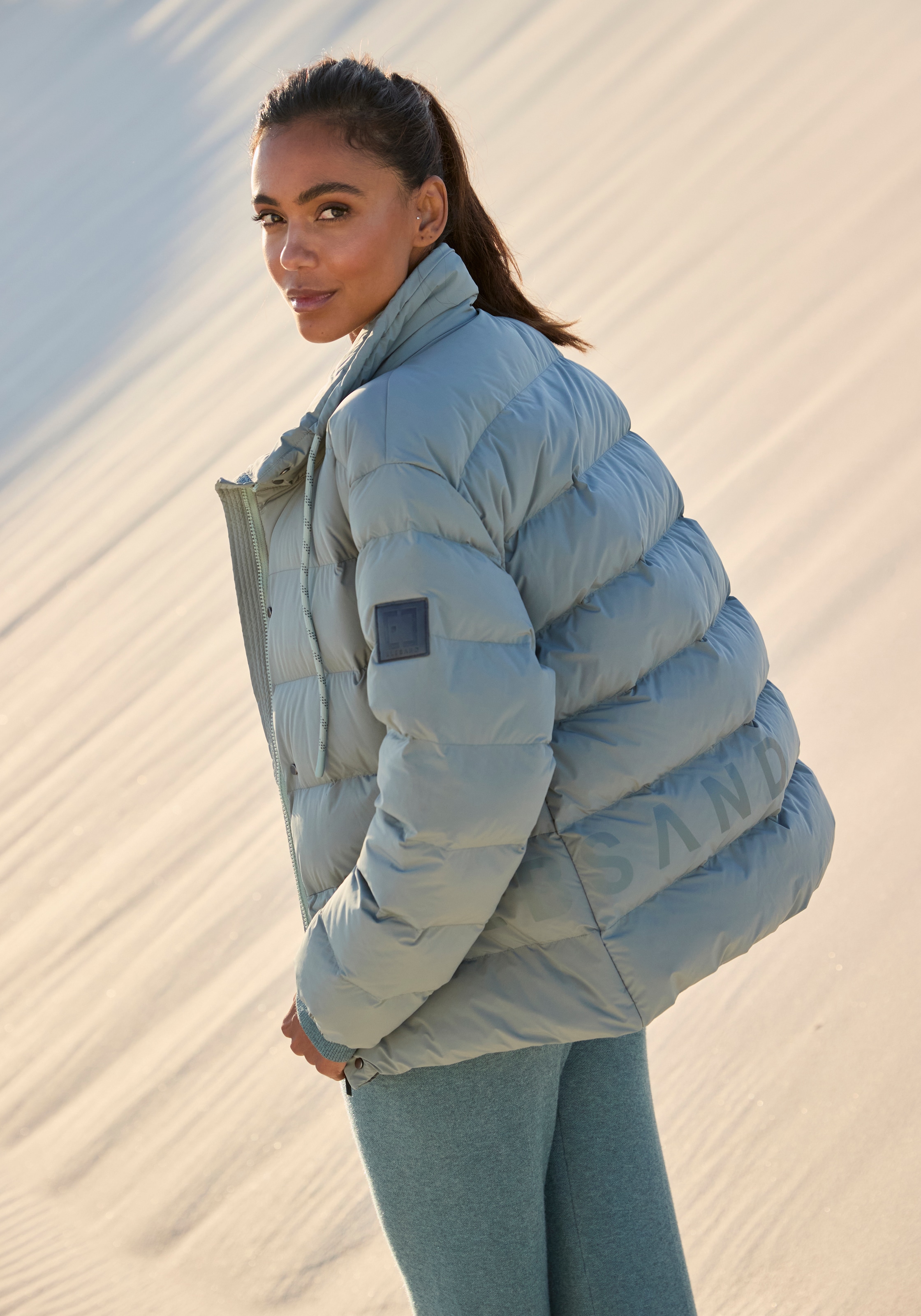 Elbsand Steppjacke, mit großem seitlichen Logo-Print