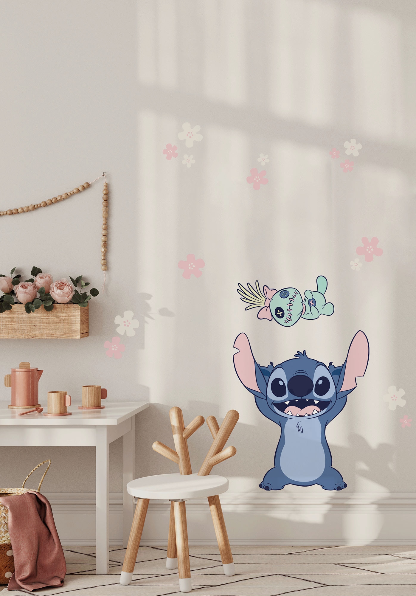 Komar Wandtattoo »Disney Lilo and Stitch Lifesize«, (1 St.), 50 x 70 cm (Breite x Höhe) - Kinderzimmer, Wandsticker