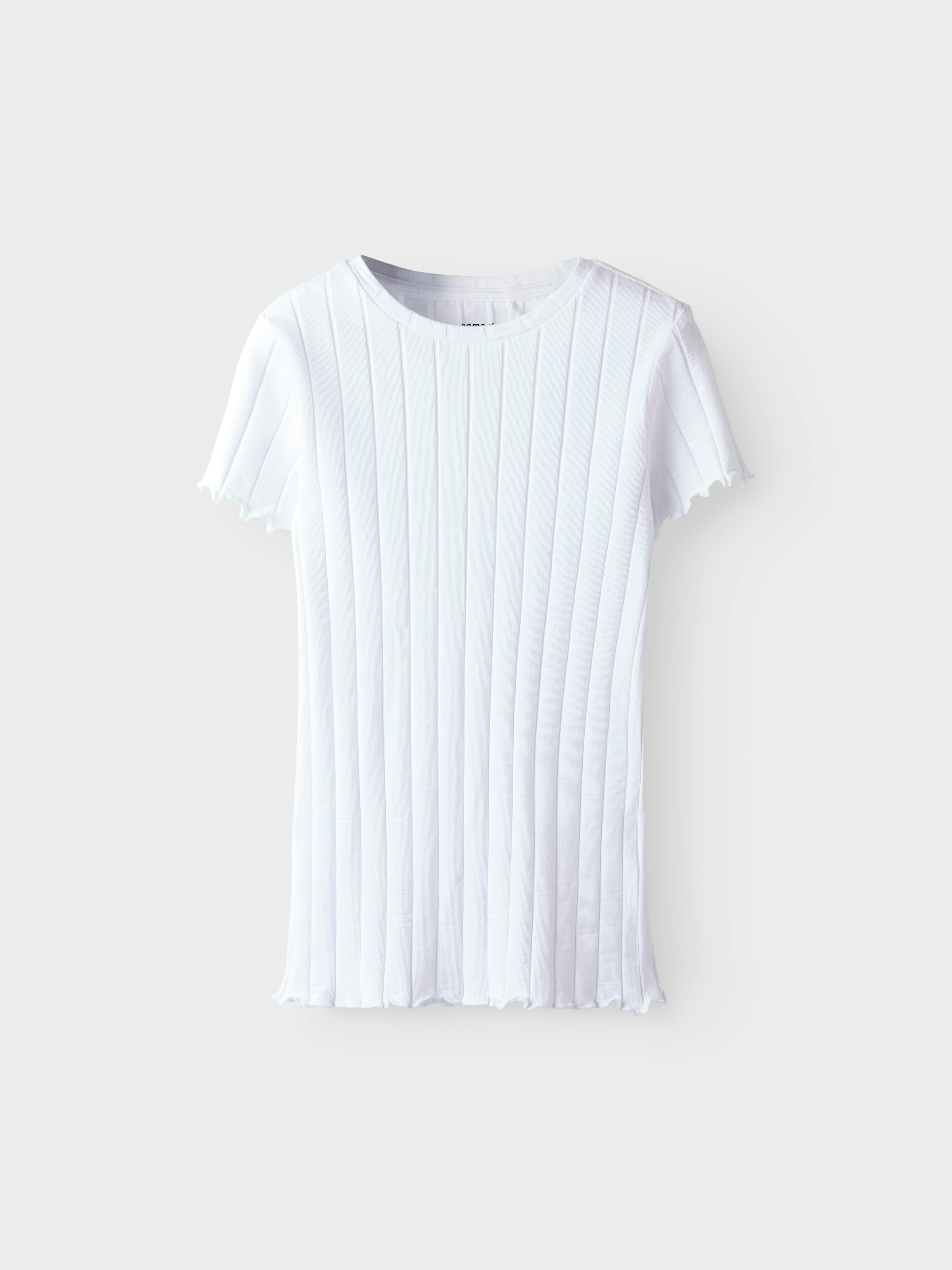 Name It T-Shirt »NKFNORALINA SS TOP NOOS« tolle Rippen-Qualität und dadurch gewellte Säume am Arm und am Saum
