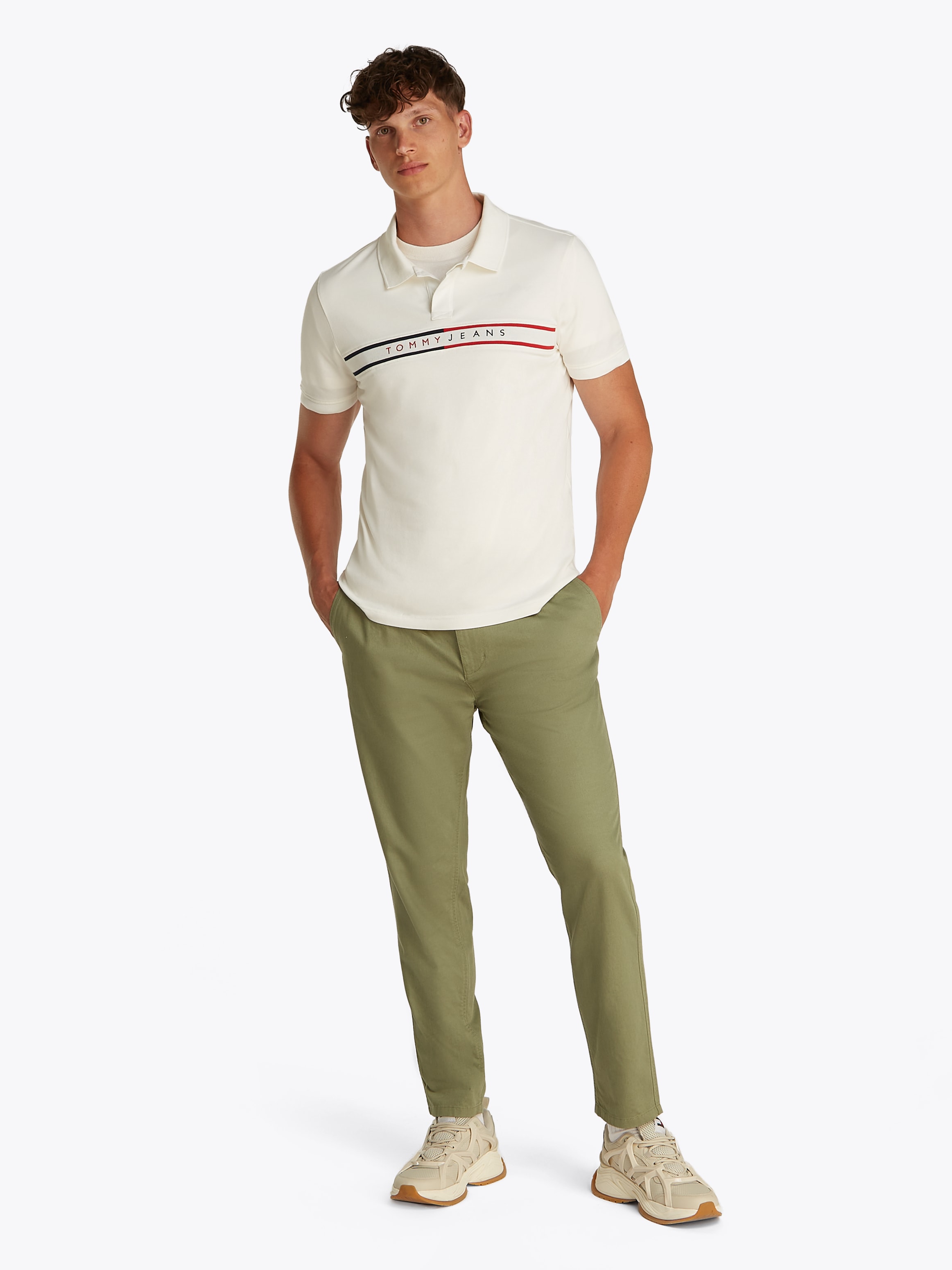 Tommy Jeans Poloshirt »TJM SLIM CHEST FLAG POLO«, Mit Rundhalsausschnitt