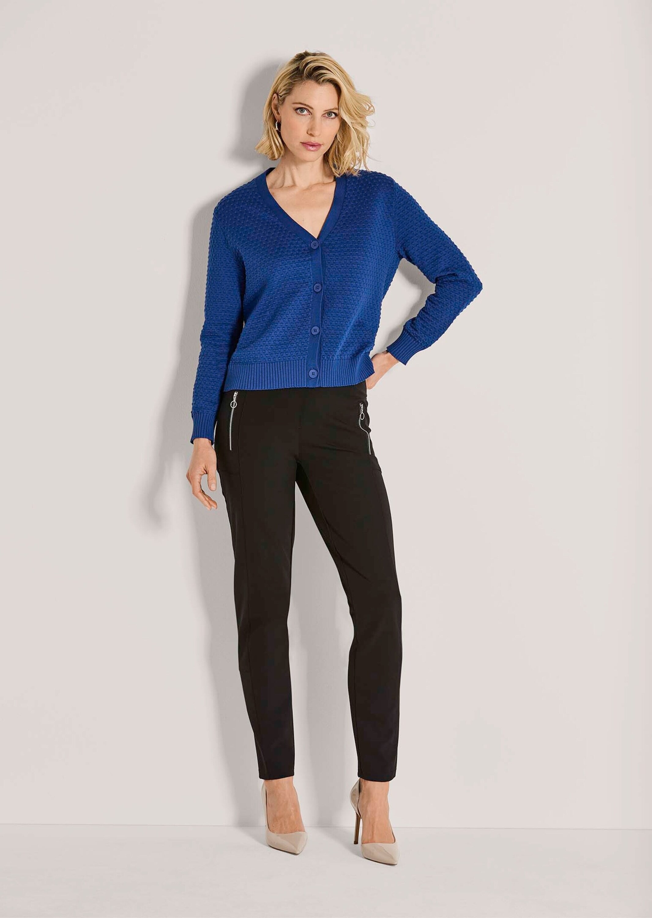 MADELEINE Strickjacke »Strickjacke Eleganter Cardigan mit V-Ausschnitt« Strukturstrick