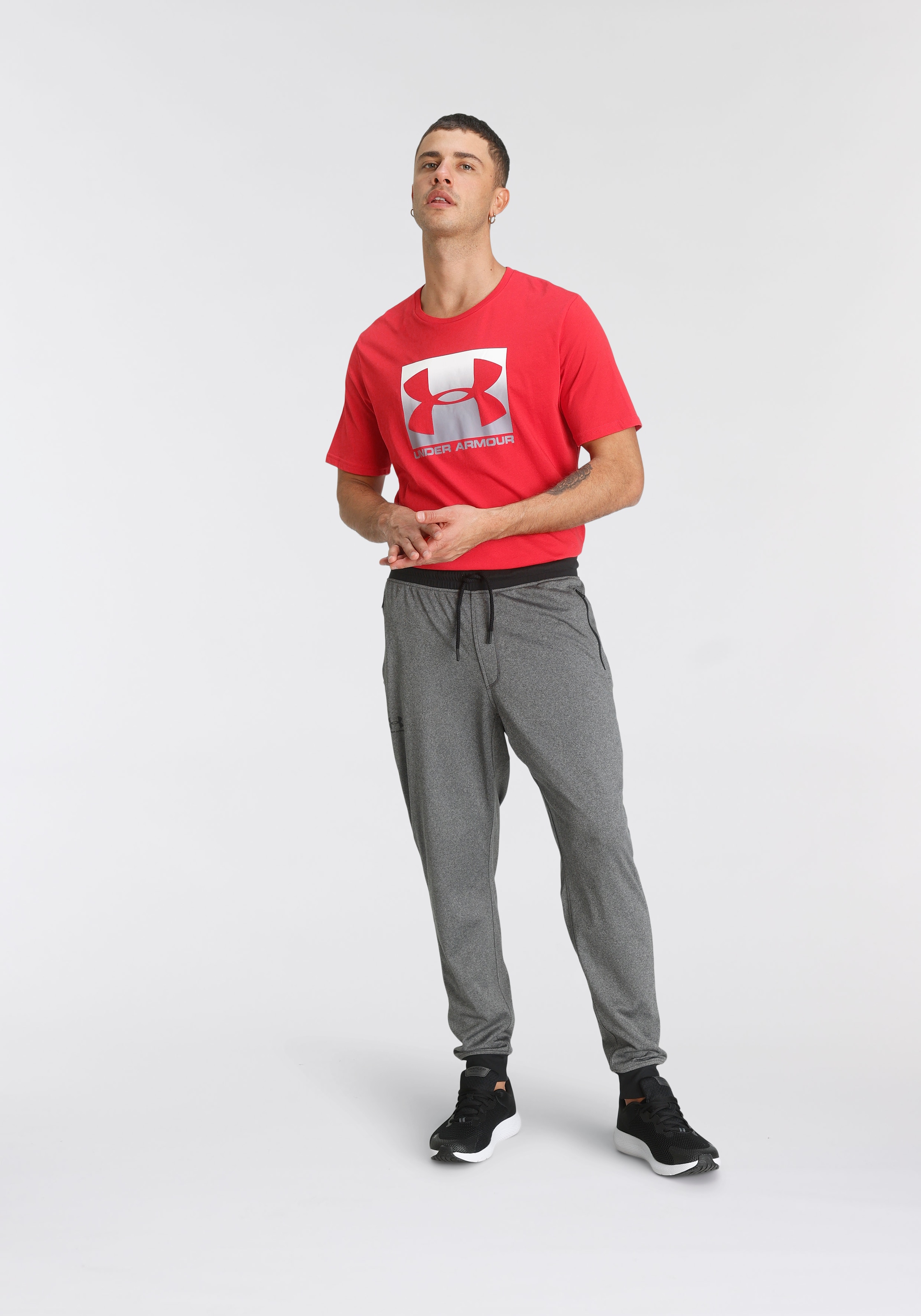 Under Armour® Jogginghose »SPORTSTYLE TRICOT JOGGER«  für vielseitige Aktivitäten, leichtes Material, elastischer Bund