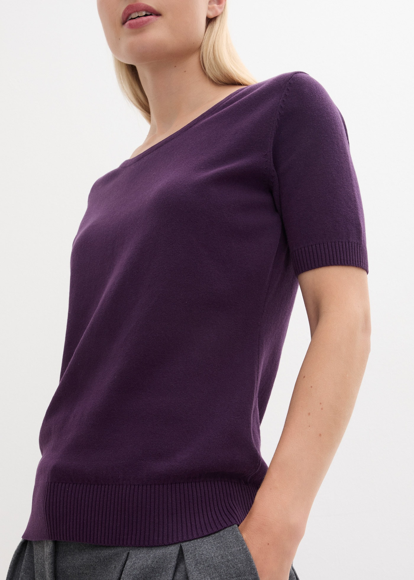 bonprix Strickpullover »Kurzarm Pullover« aus Baumwolle und Polyamid, Kurzarm-Design, figurbetonte Passform