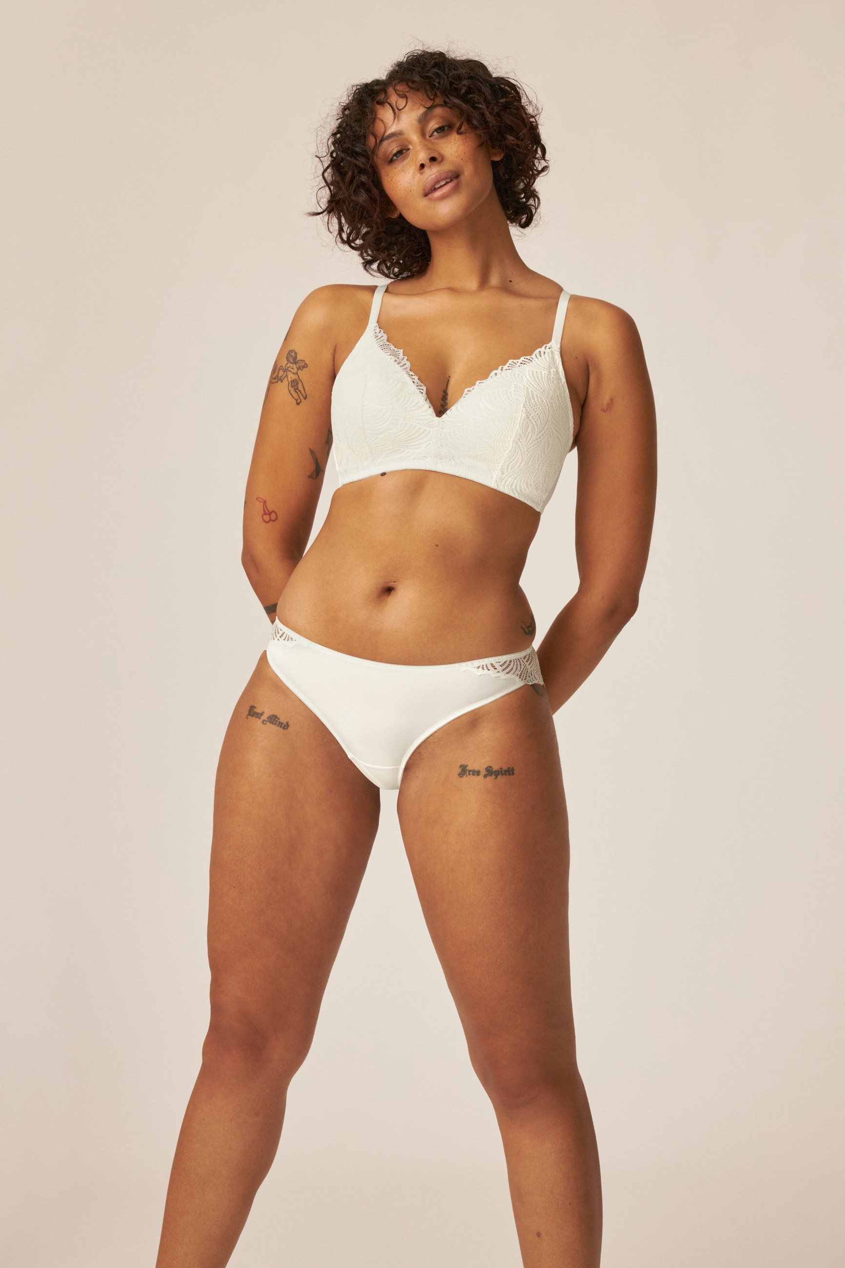 Naturana Bügelloser BH »The Friday« 1 Stk. mit Spitze, feminin, bequem, weich, ohne Bügel, verstellbare Träger