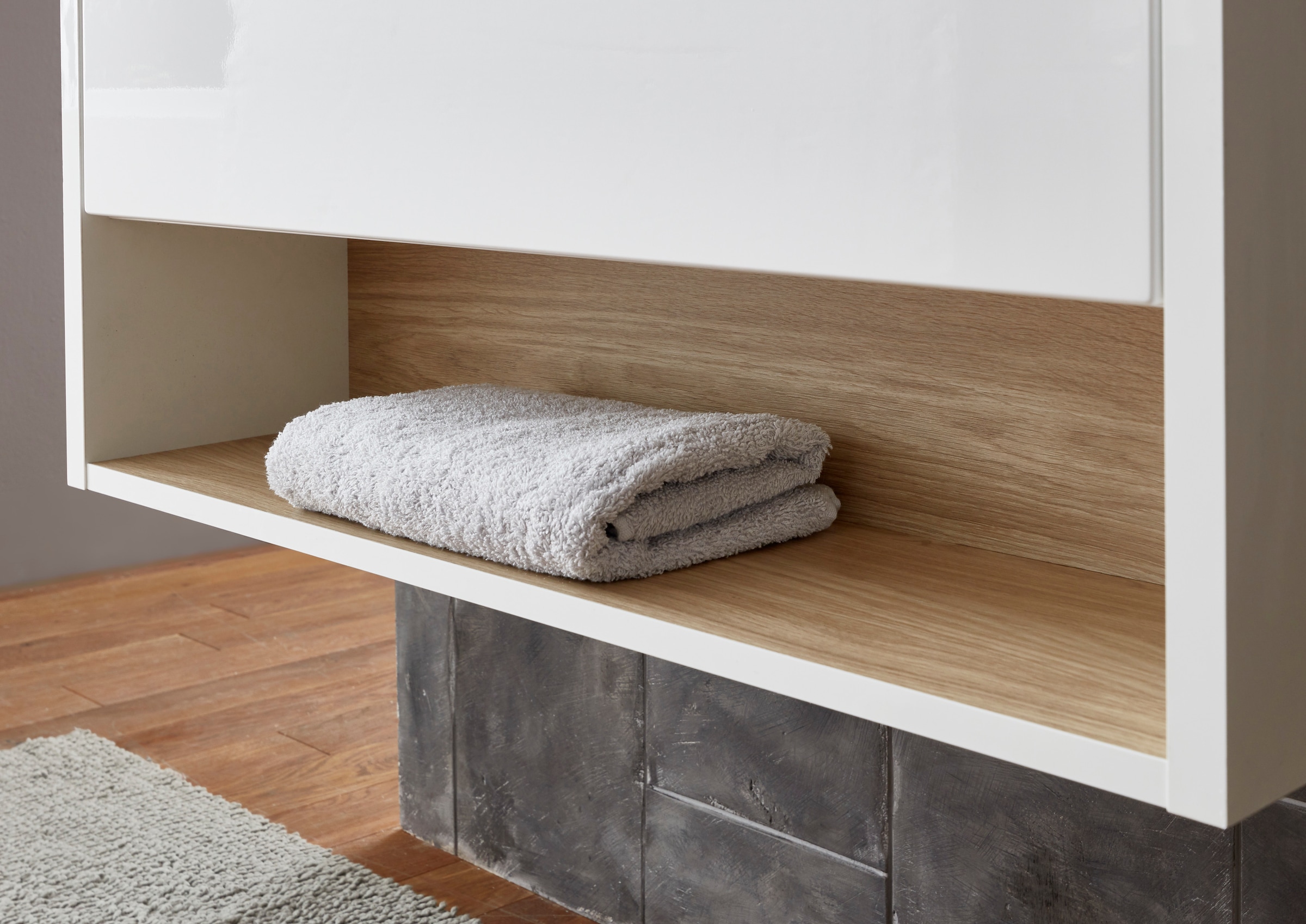 Places of Style Badmöbel-Set »Studio Line, Bad im modernen Design, 6-teiliges Badezimmer«, (6 St.), Schrank, Unterschrank und Spiegel, in zwei Farben verfügbar, Stauraum