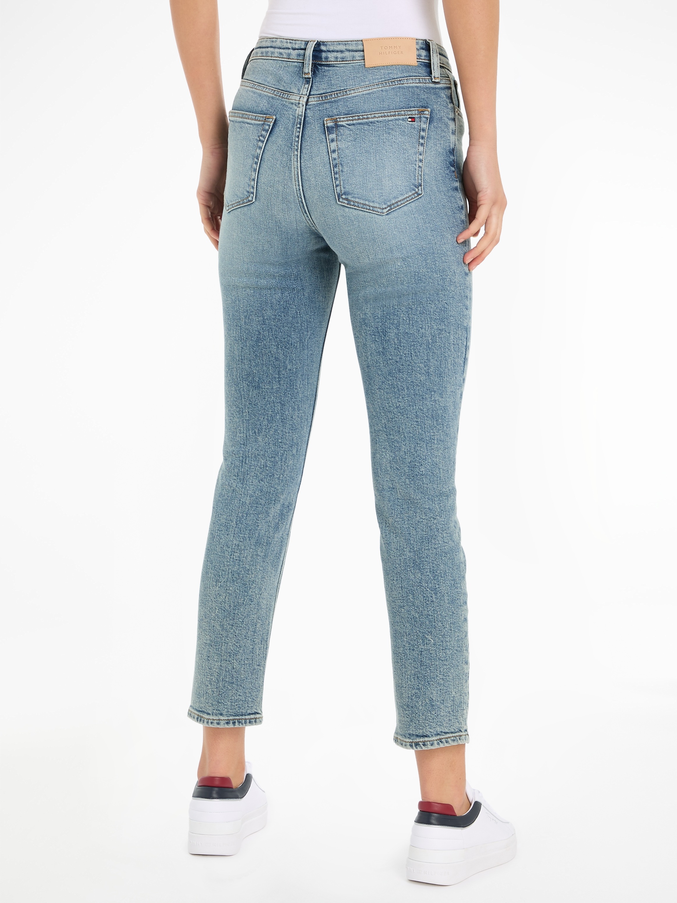 Tommy Hilfiger Slim-fit-Jeans, mit Logotpatch bestellen bei OTTO