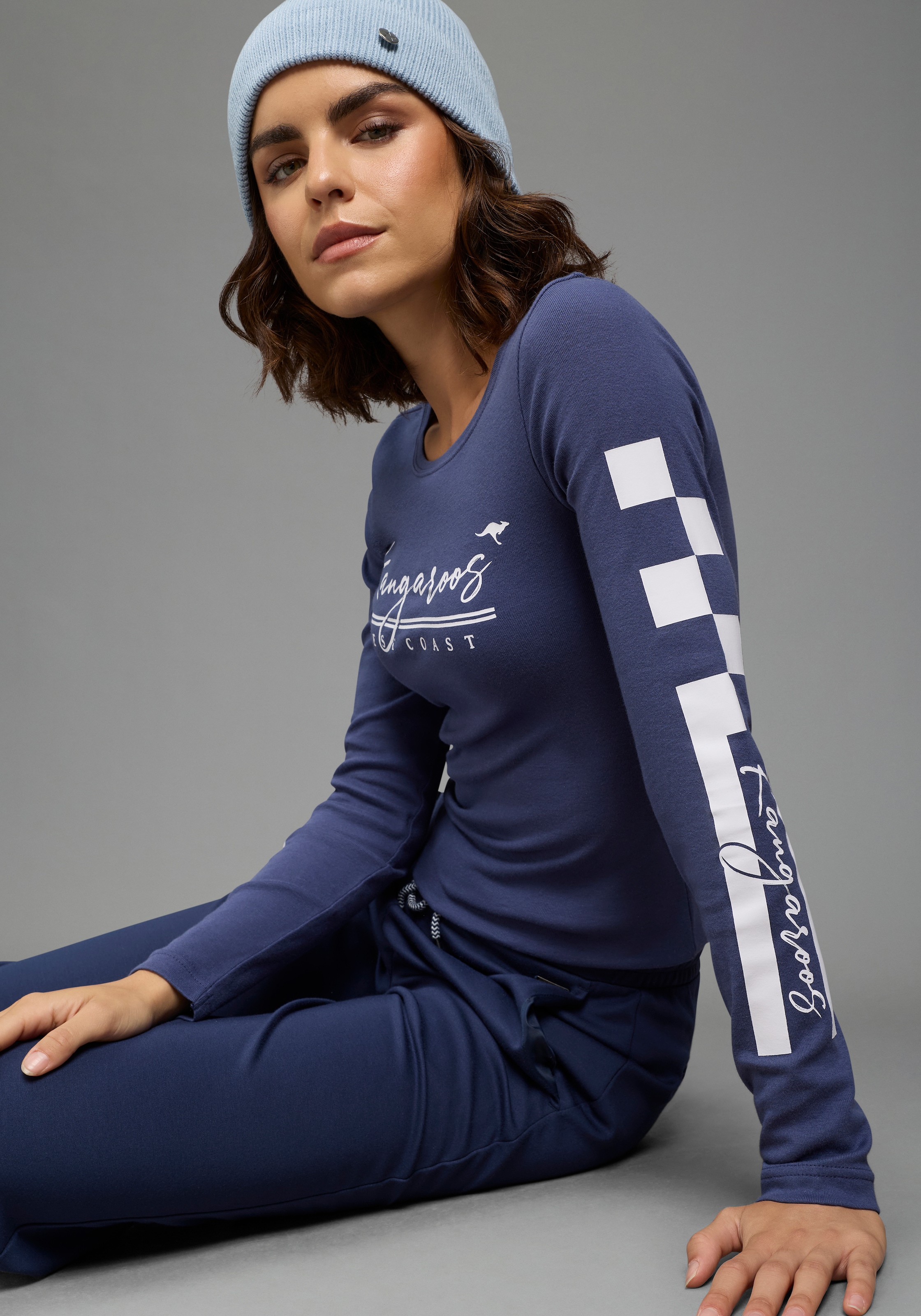KangaROOS Langarmshirt mit Rundhalsausschnitt, hüftbedeckende Länge, Langarm-Design