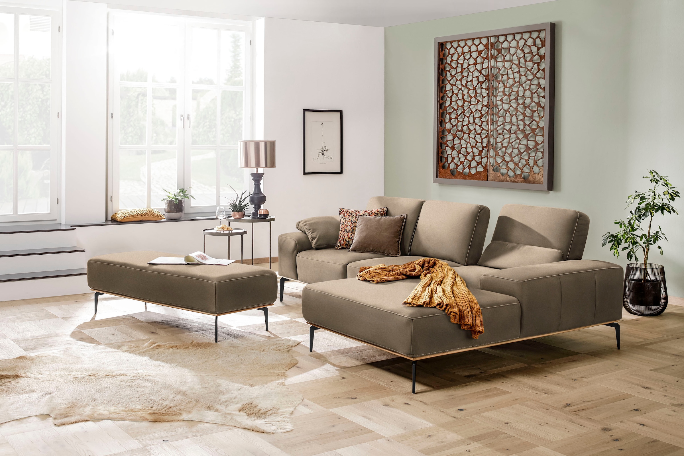 W.SCHILLIG Ecksofa »run, Designsofa mit tollem Sitzkomfort, bequem, L-Form«, mit Holzsockel, Füße in Schwarz pulverbeschichtet, Breite 279 cm