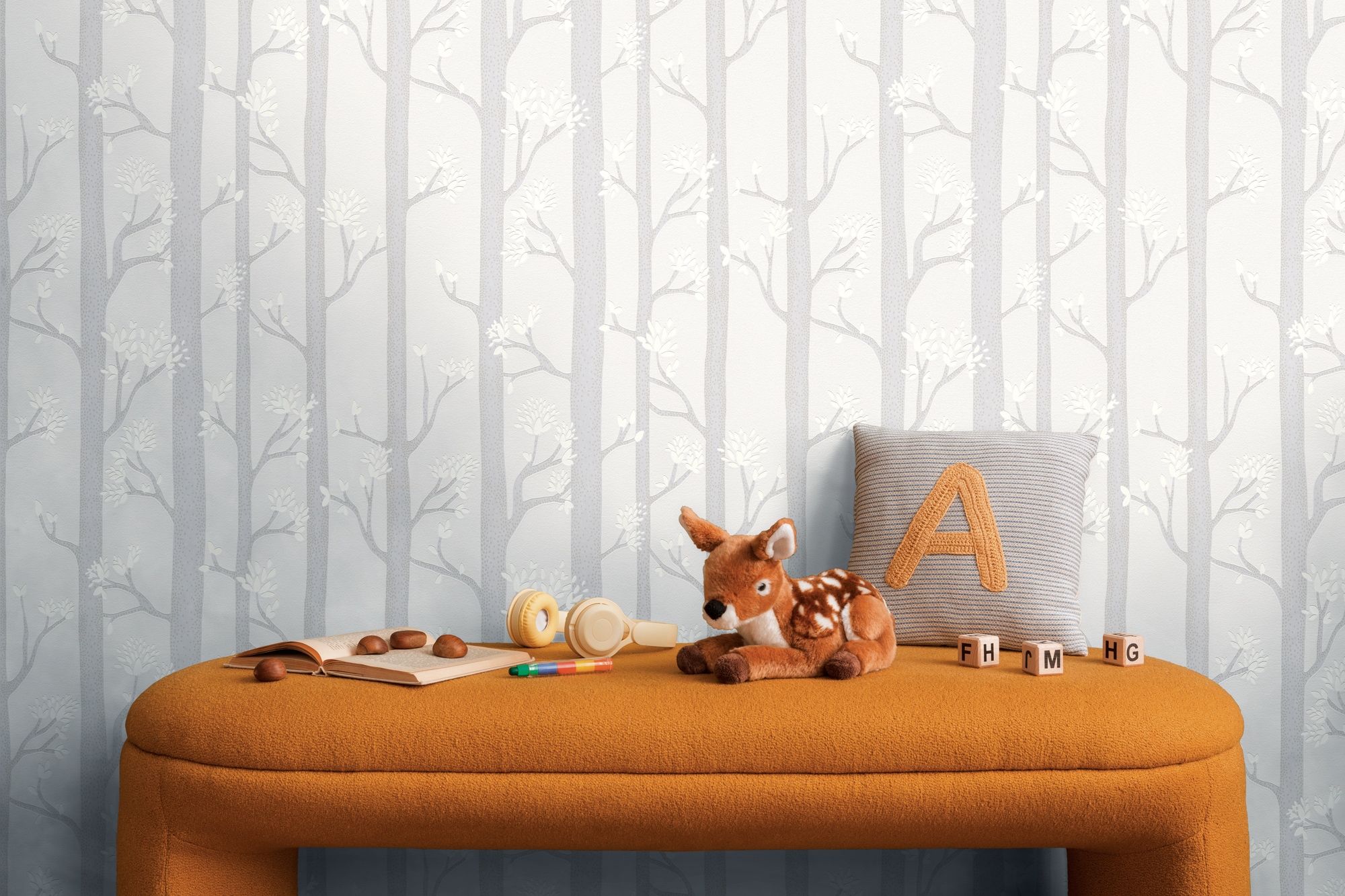 living walls Vliestapete »Kids Studio Wald – Baum Vliestapete für Kinder« Wald | grafisch | leicht glänzend glatt Stilisiertes Waldmotiv mit Bäumen, Zweigen und feinen Blättern