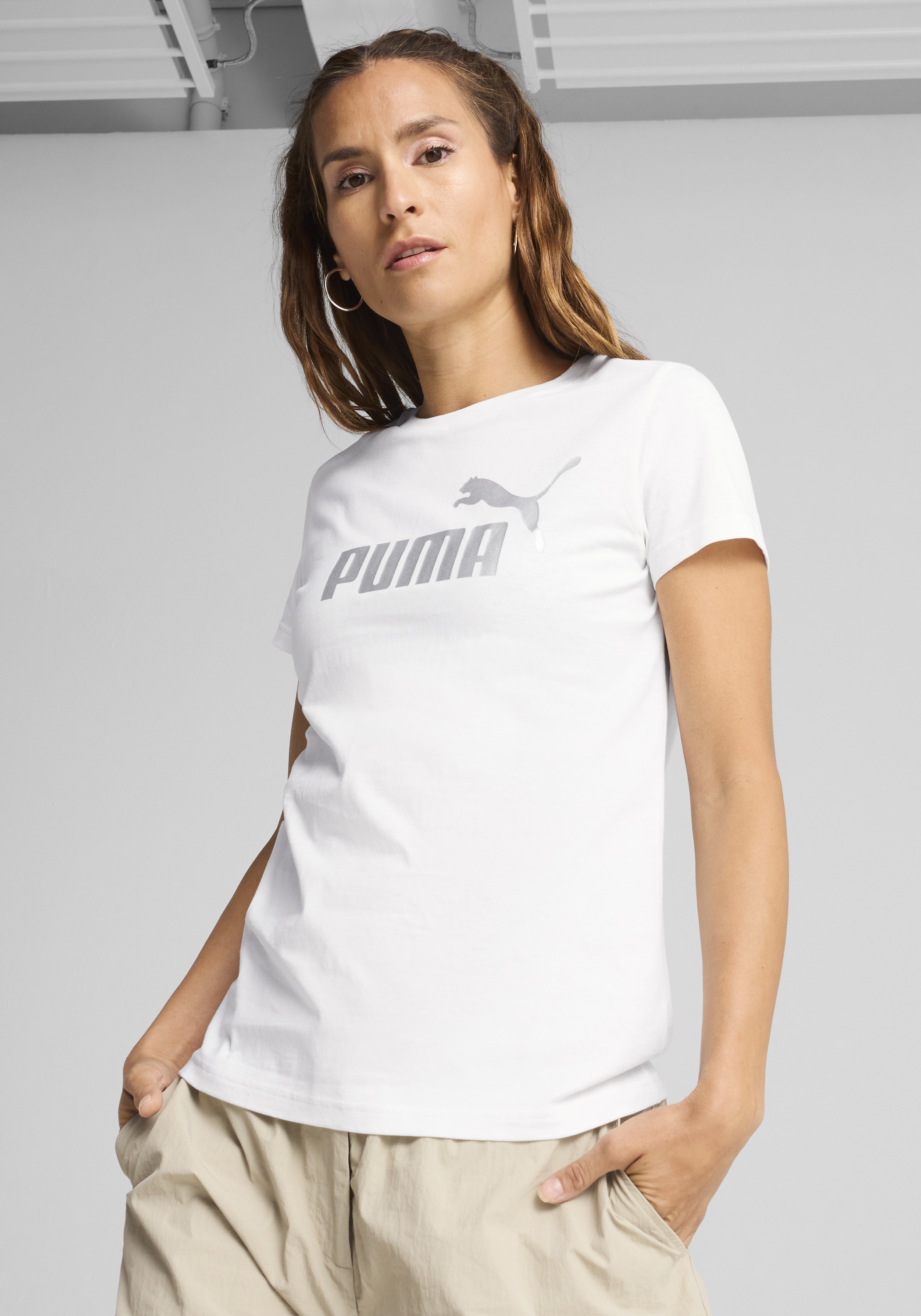 PUMA T-Shirt »ESS NO. 1 LOGO METALLIC TEE« Regular Fit, Kurzarm, Rundhalsausschnitt