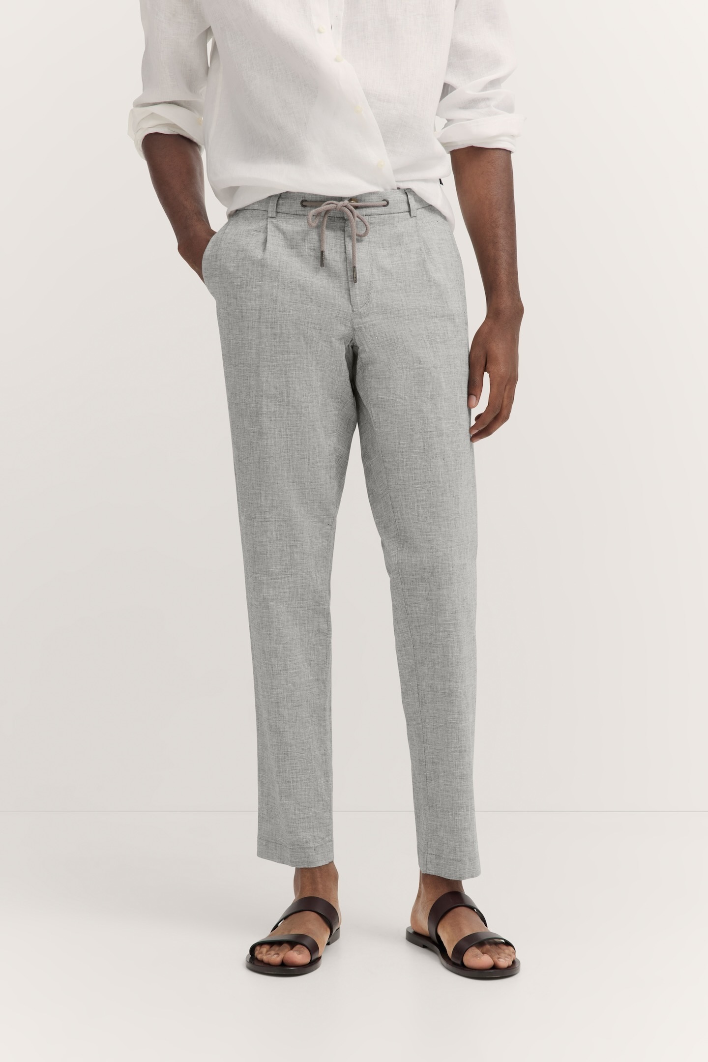 Bugatti Herren Bundfaltenhose mit Baumwoll-Leinen-Mix in grau, Größe 33