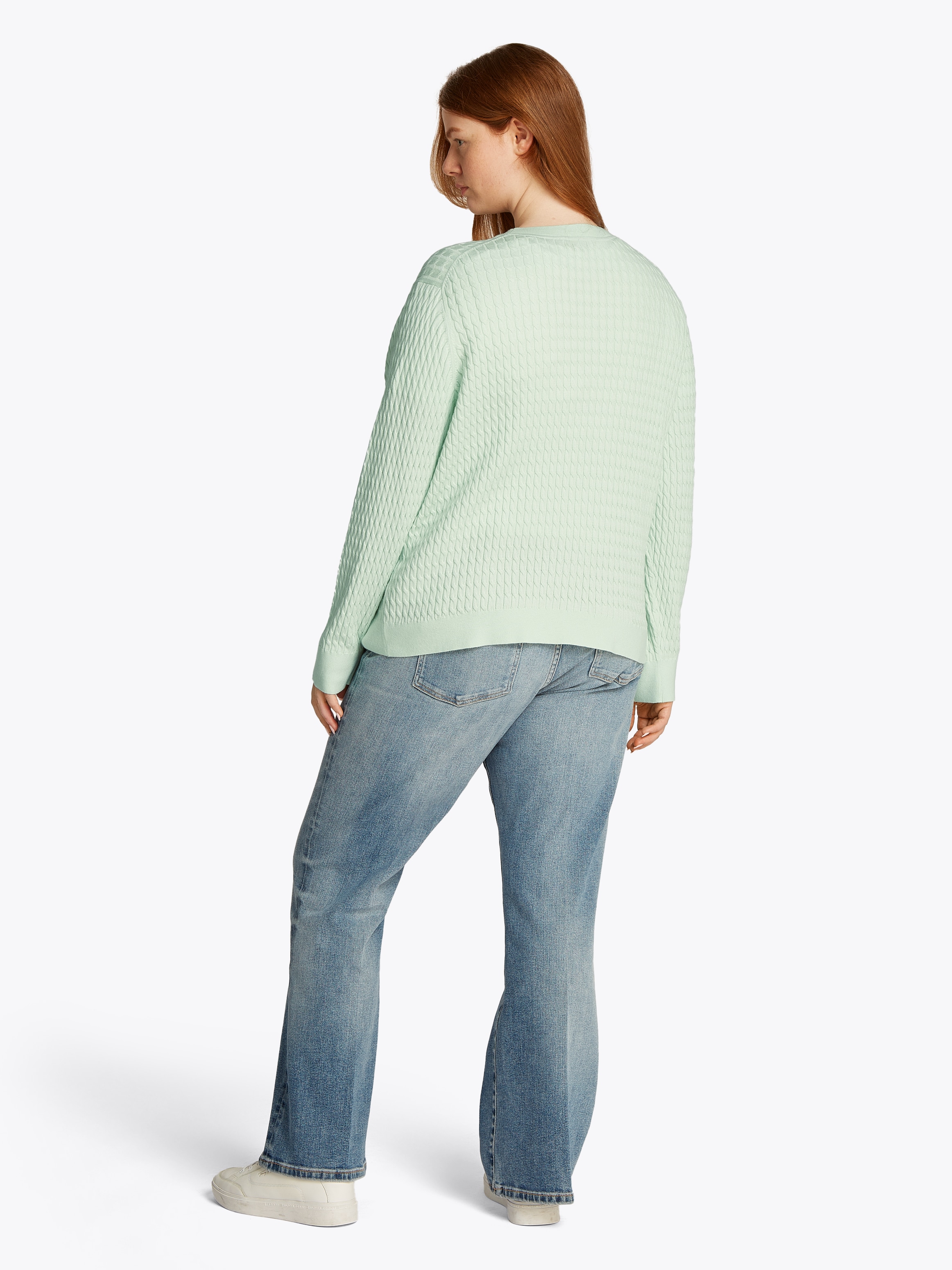 Tommy Hilfiger Curve Rundhalspullover »CRV CO CABLE C-NK LS SWEATER«, in Großen Größen, Zopfmuster, Logostickerei
